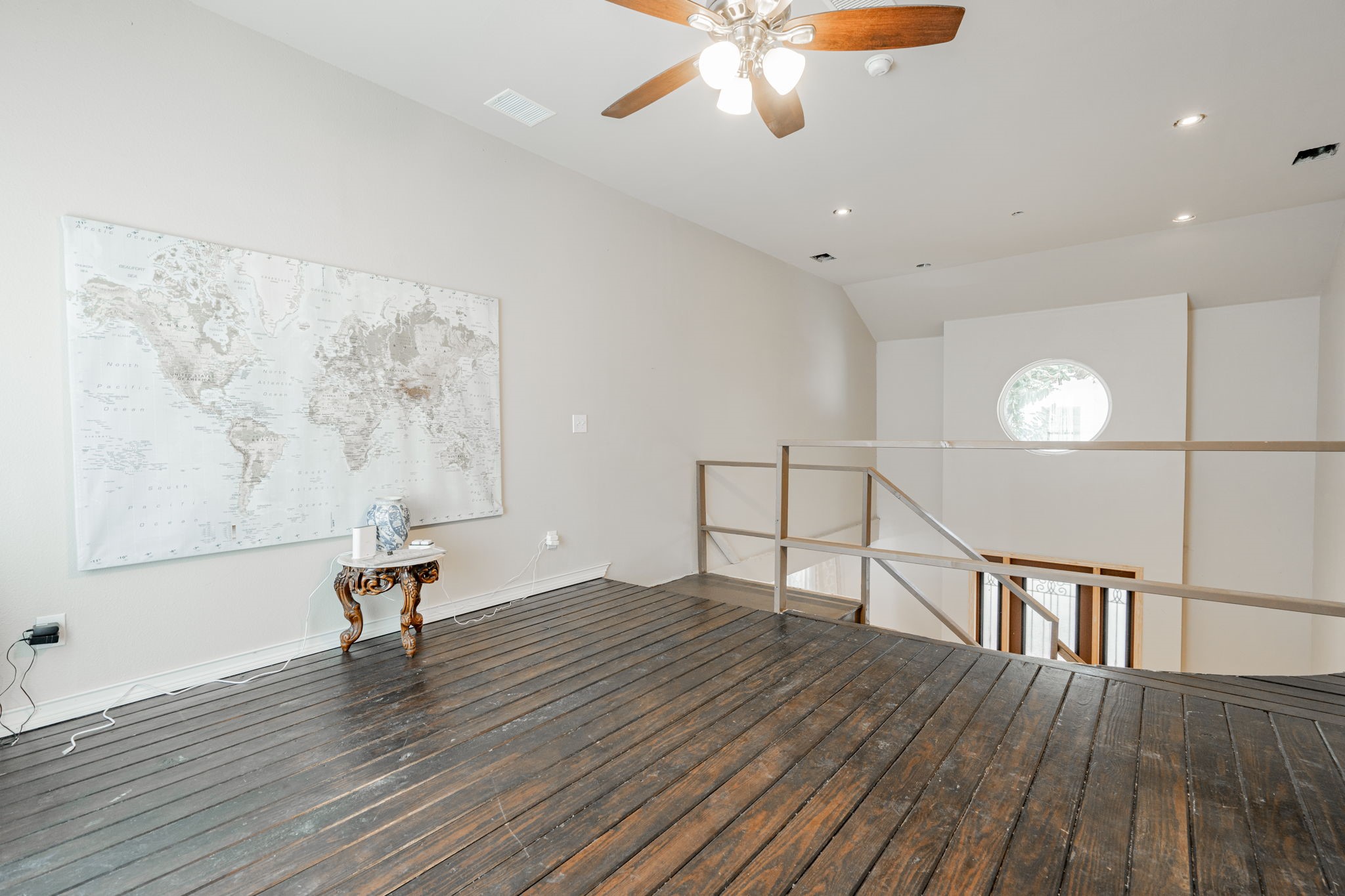3422 Lakeside Drive