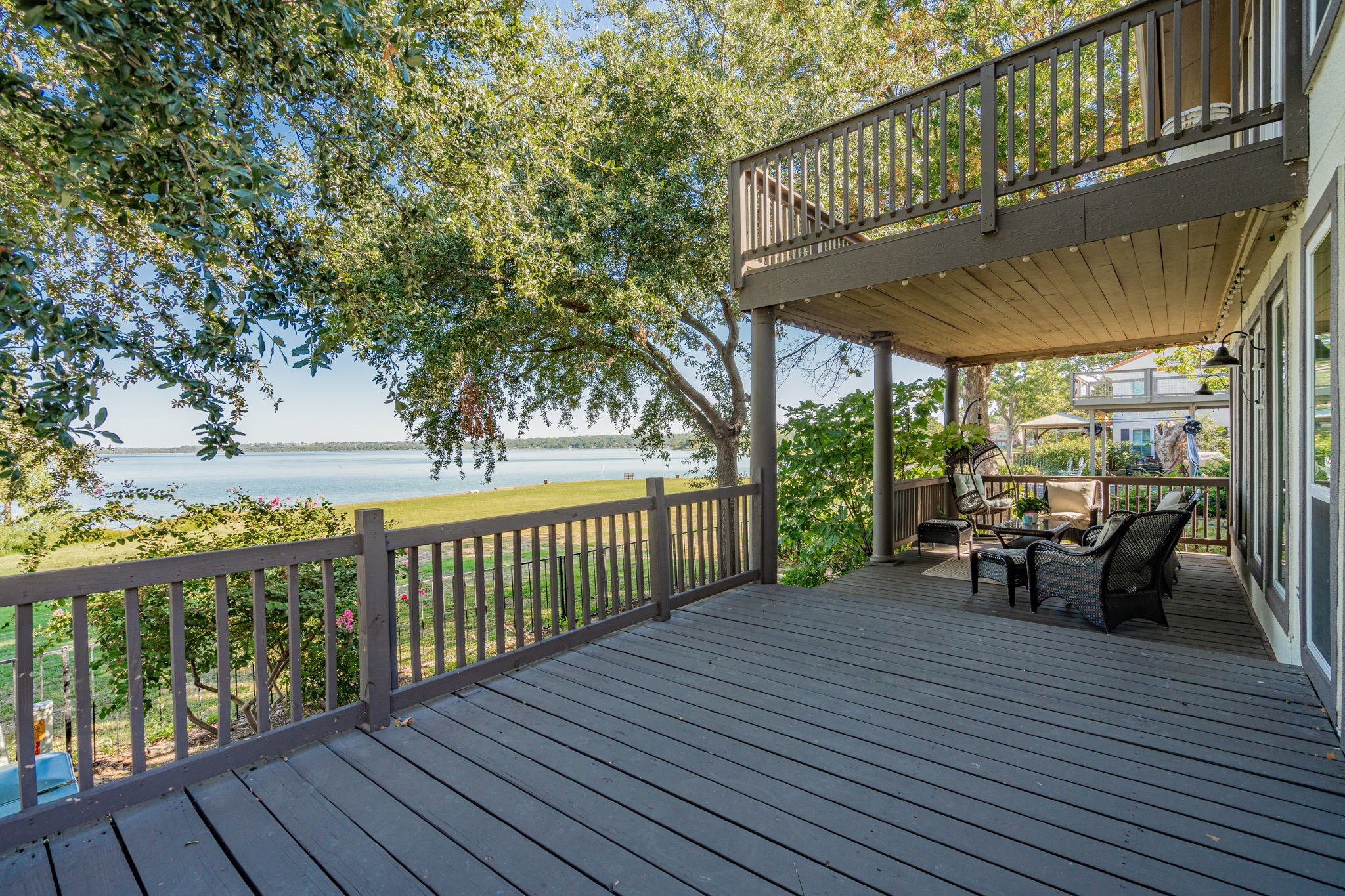 3422 Lakeside Drive