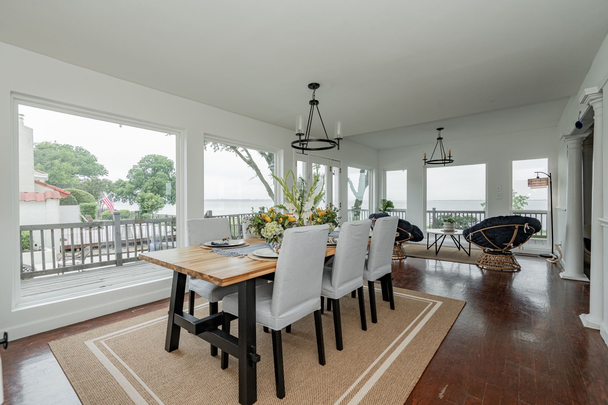 3422 Lakeside Drive