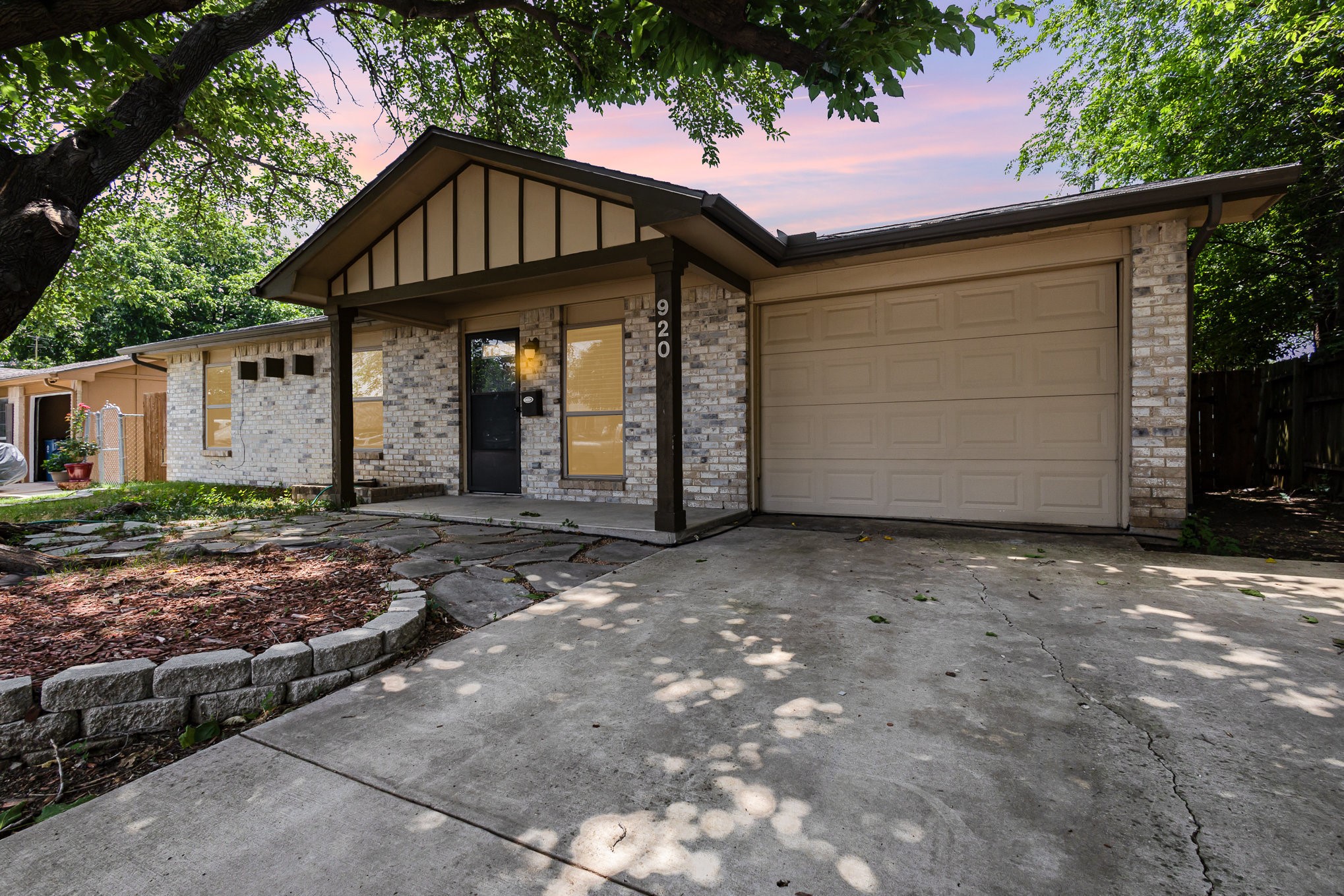 920 Ashwood Drive