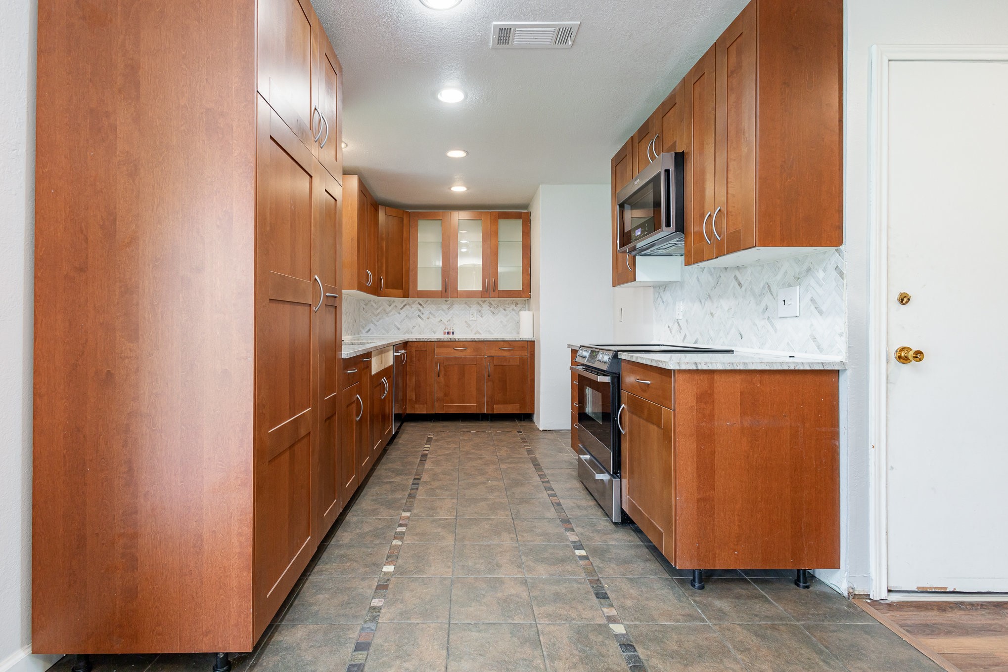 920 Ashwood Drive
