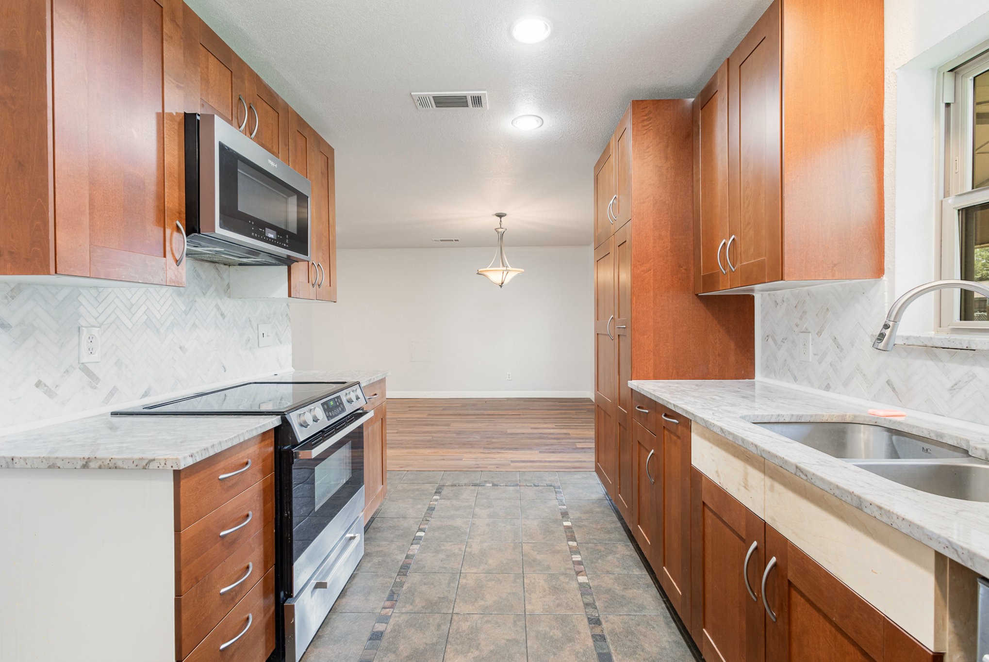 920 Ashwood Drive