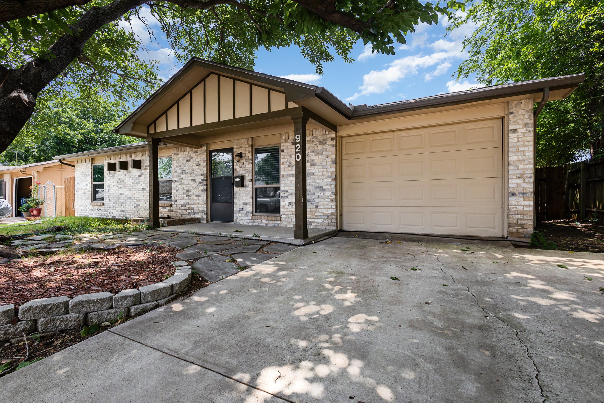 920 Ashwood Drive