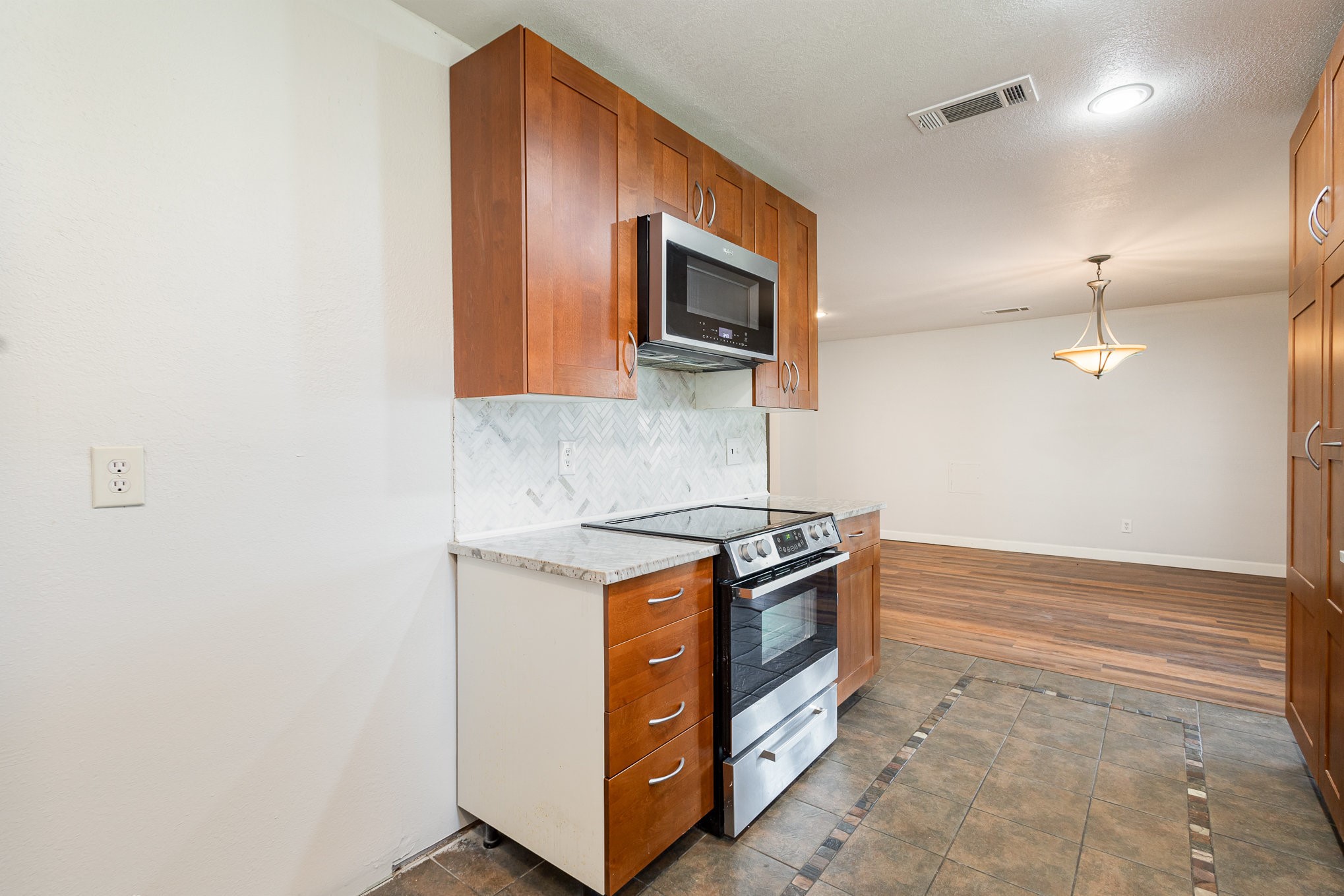 920 Ashwood Drive