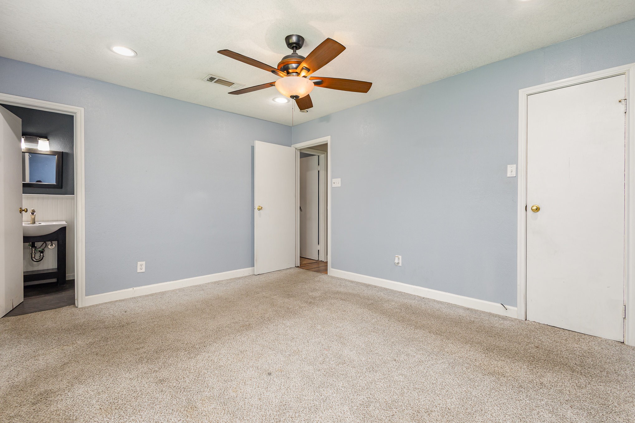 920 Ashwood Drive