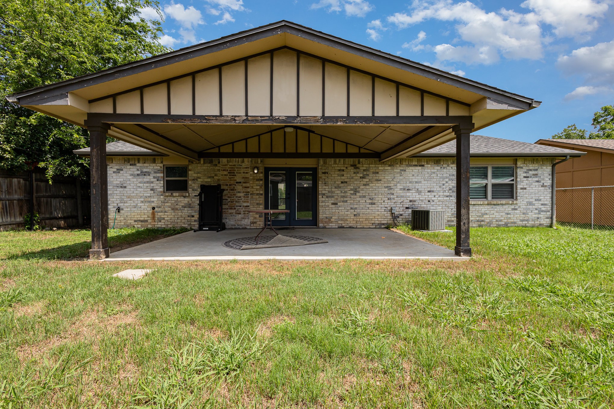 920 Ashwood Drive