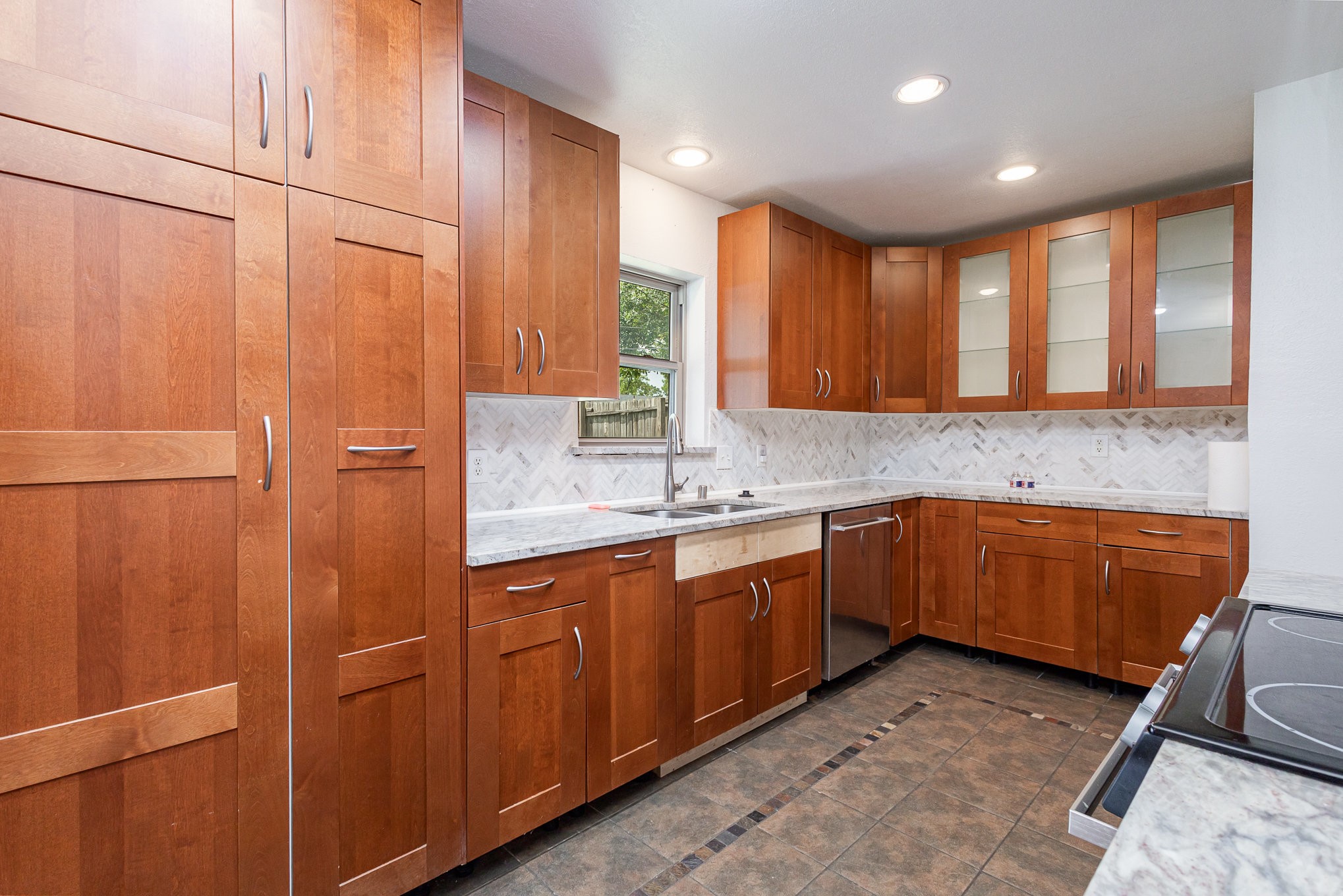 920 Ashwood Drive