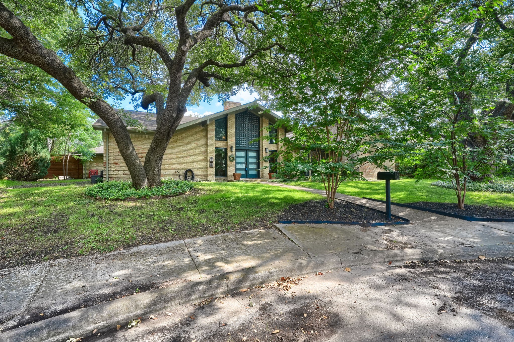 7020 Quartermile Lane