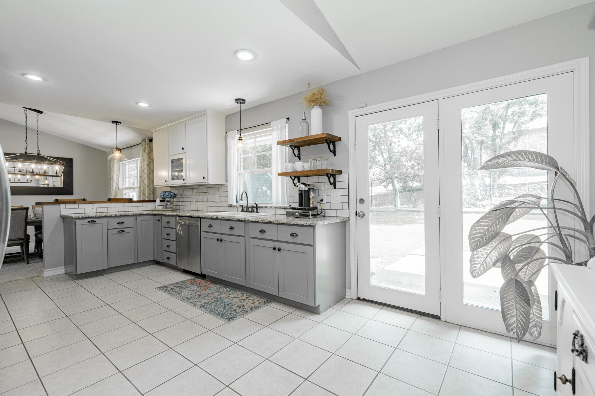 806 Twin View Street