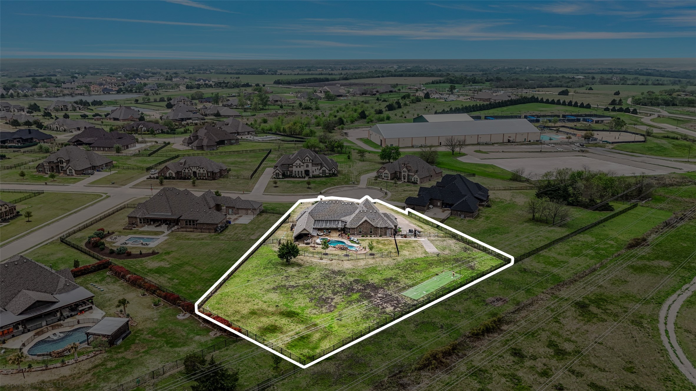 787 Kensington Drive