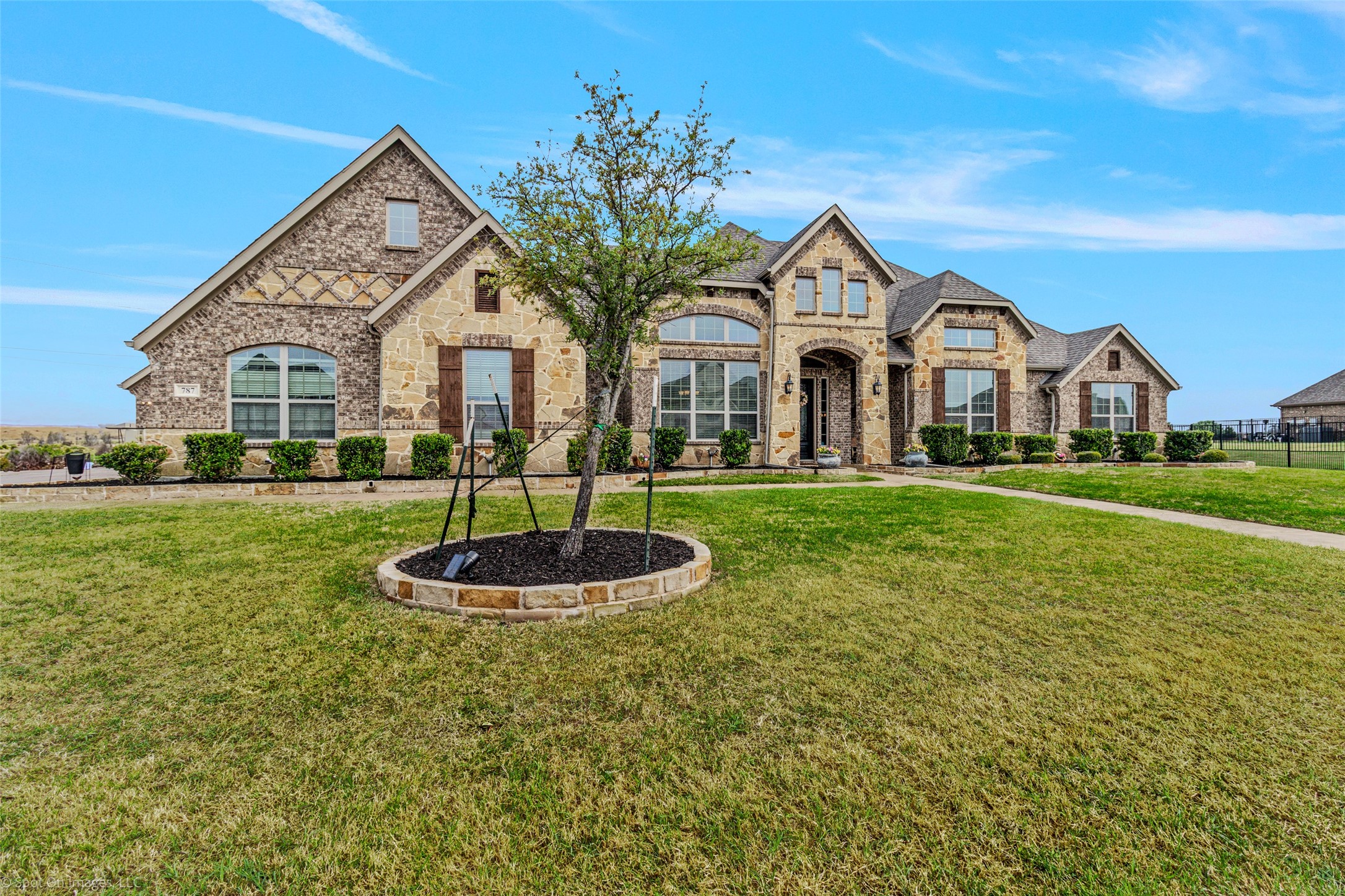 787 Kensington Drive