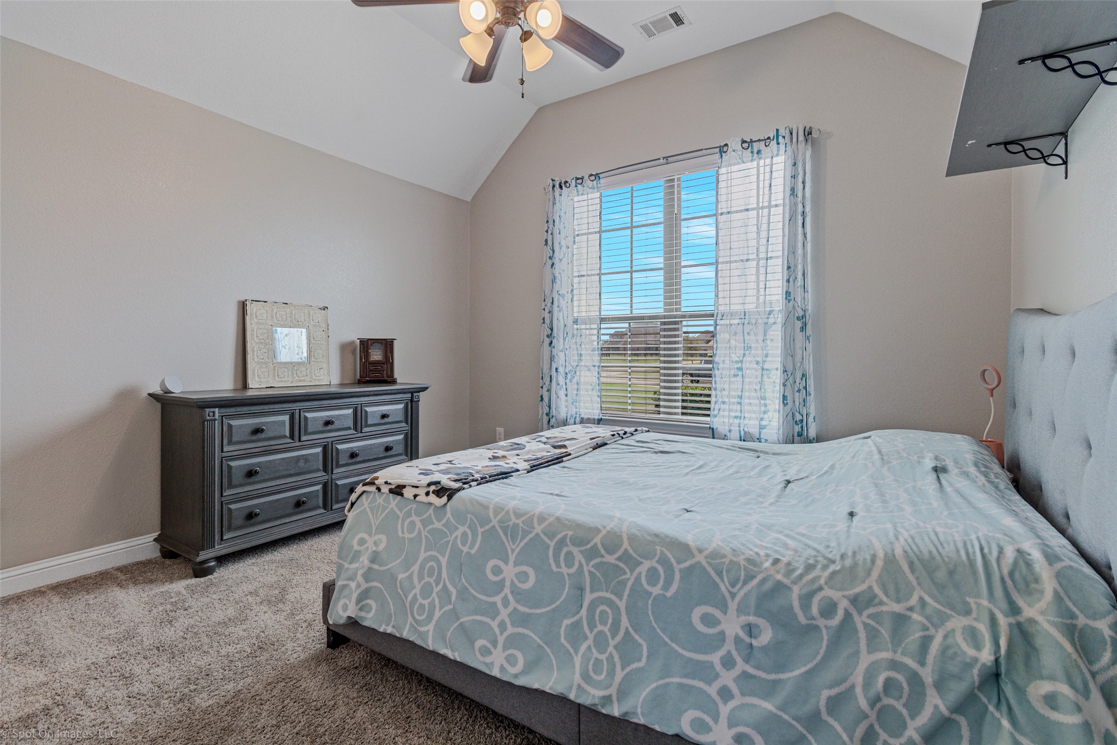 787 Kensington Drive