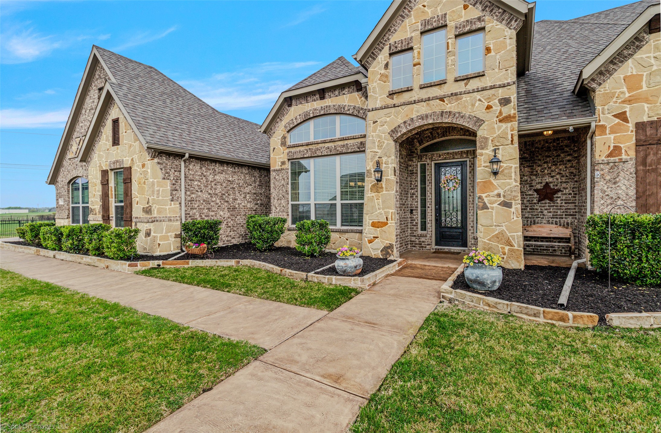 787 Kensington Drive