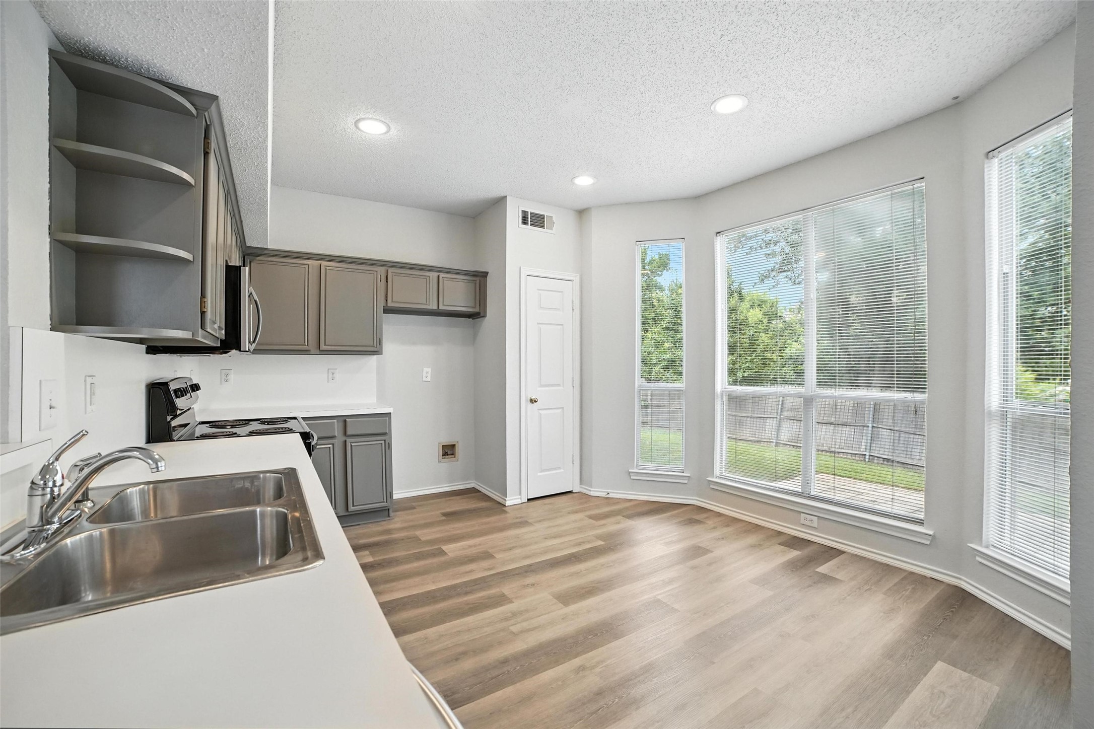142 Woodcreek Drive