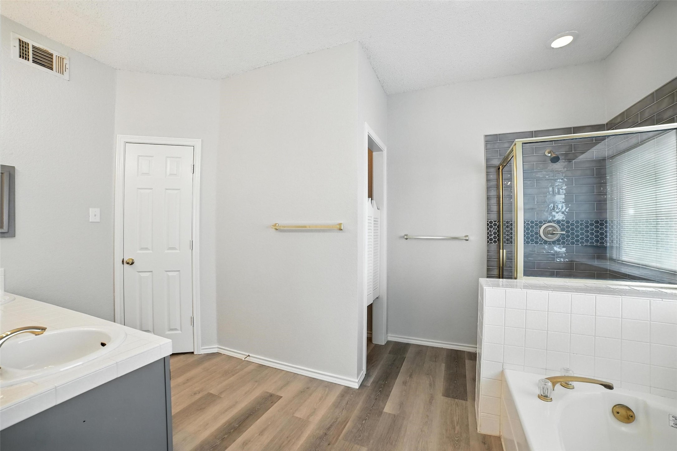 142 Woodcreek Drive