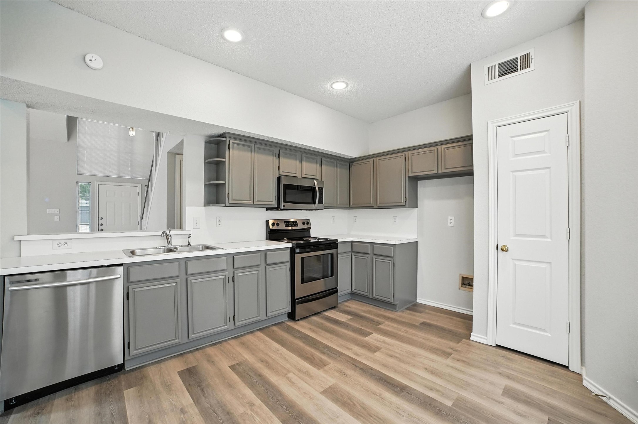 142 Woodcreek Drive