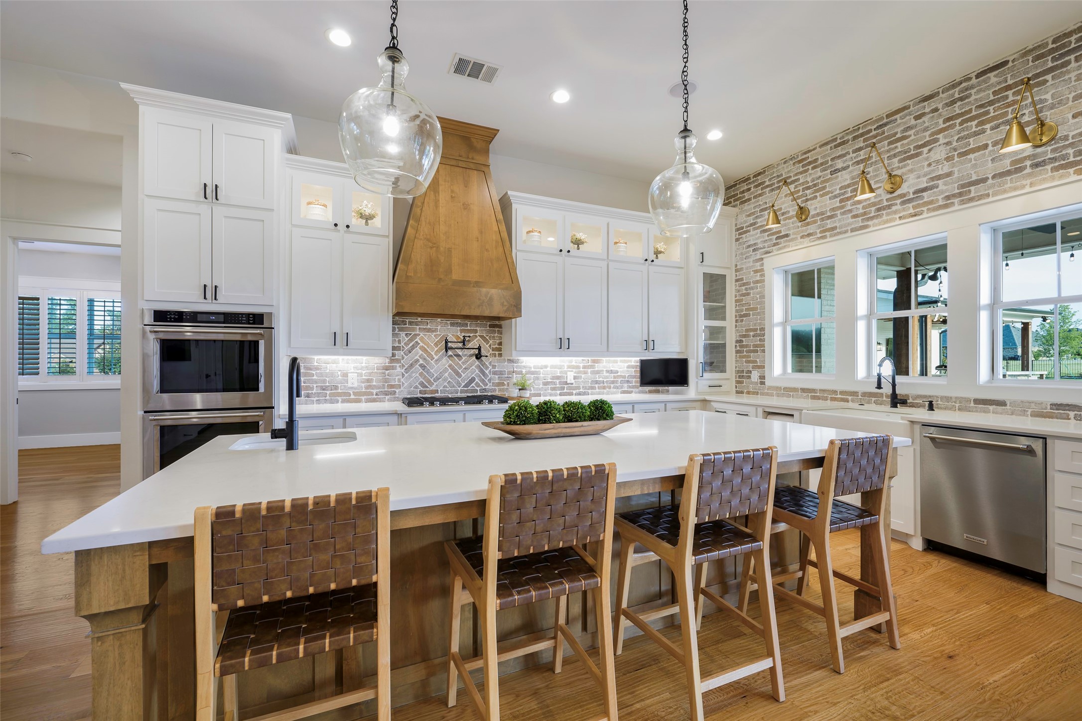 36 Mirror Lakes Court