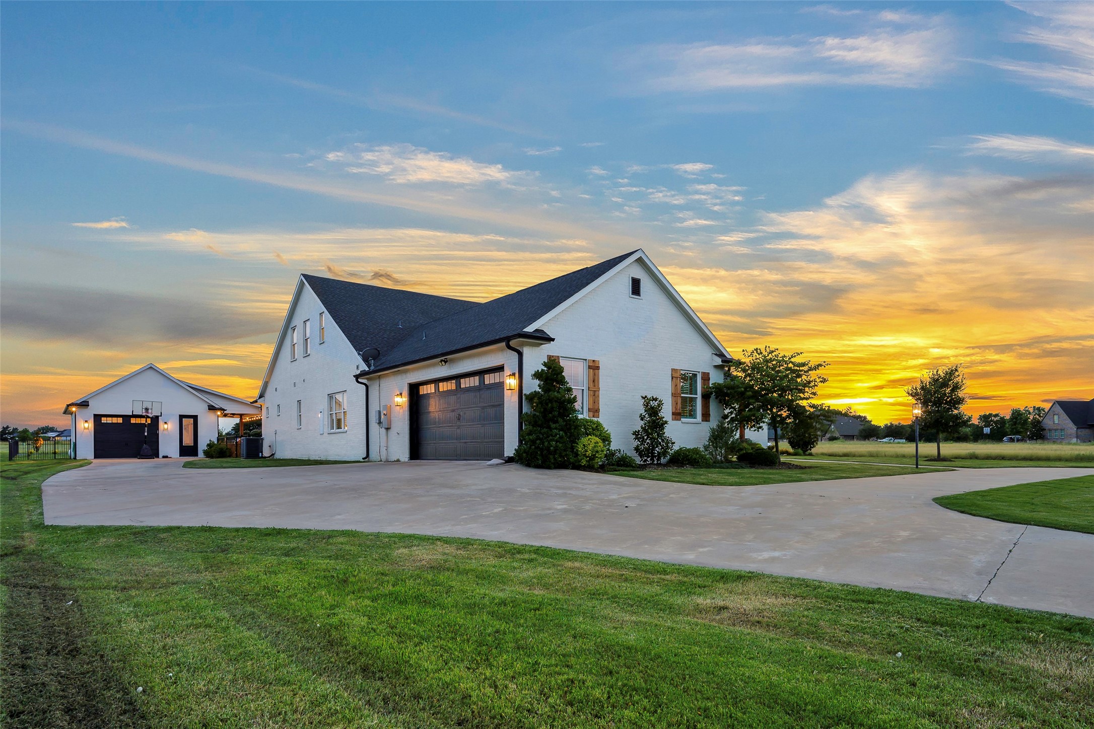 36 Mirror Lakes Court