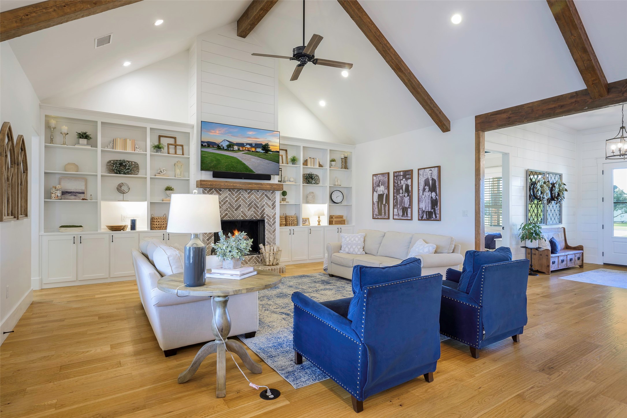 36 Mirror Lakes Court