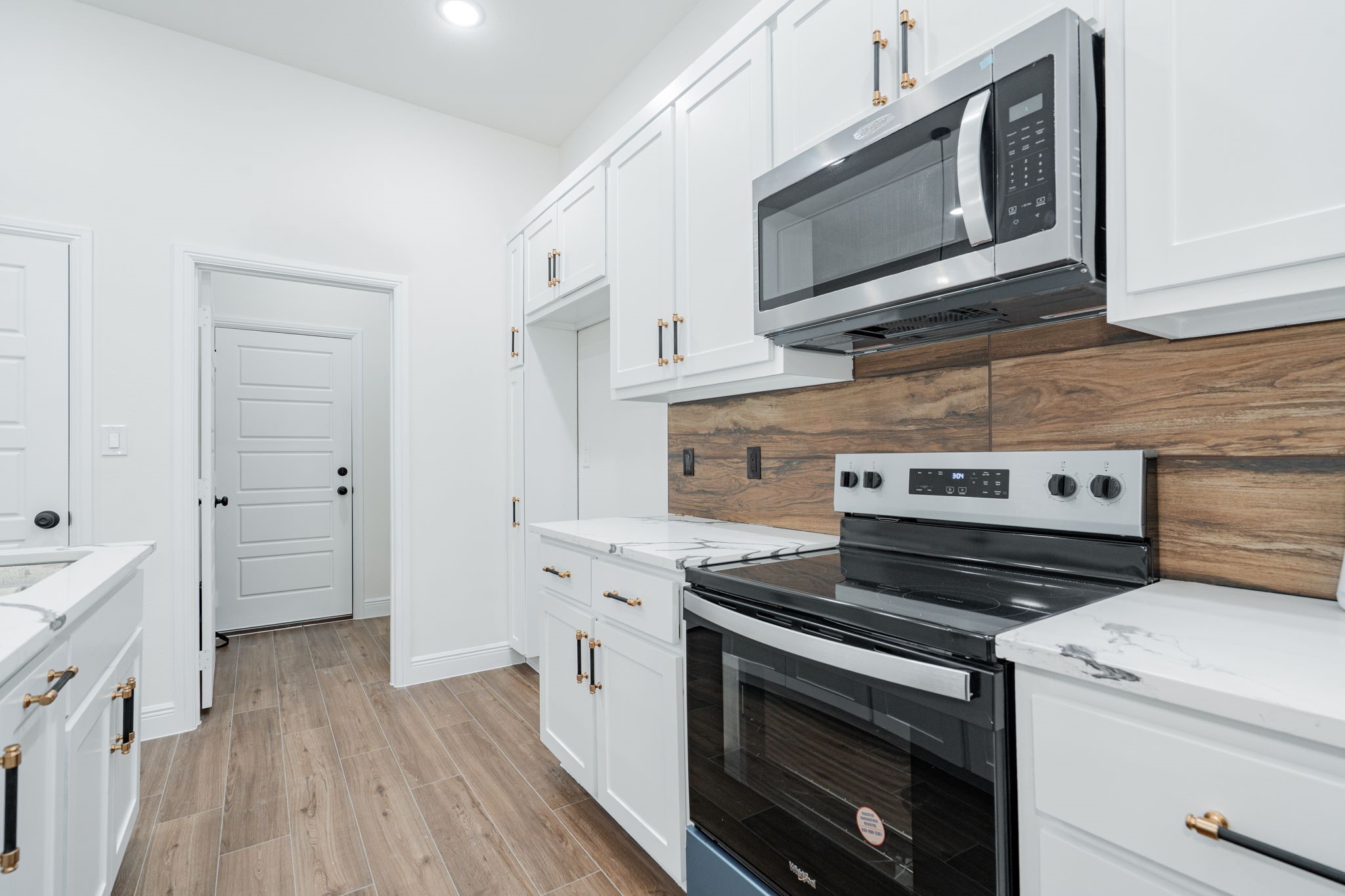 4507 Metropolitan Avenue