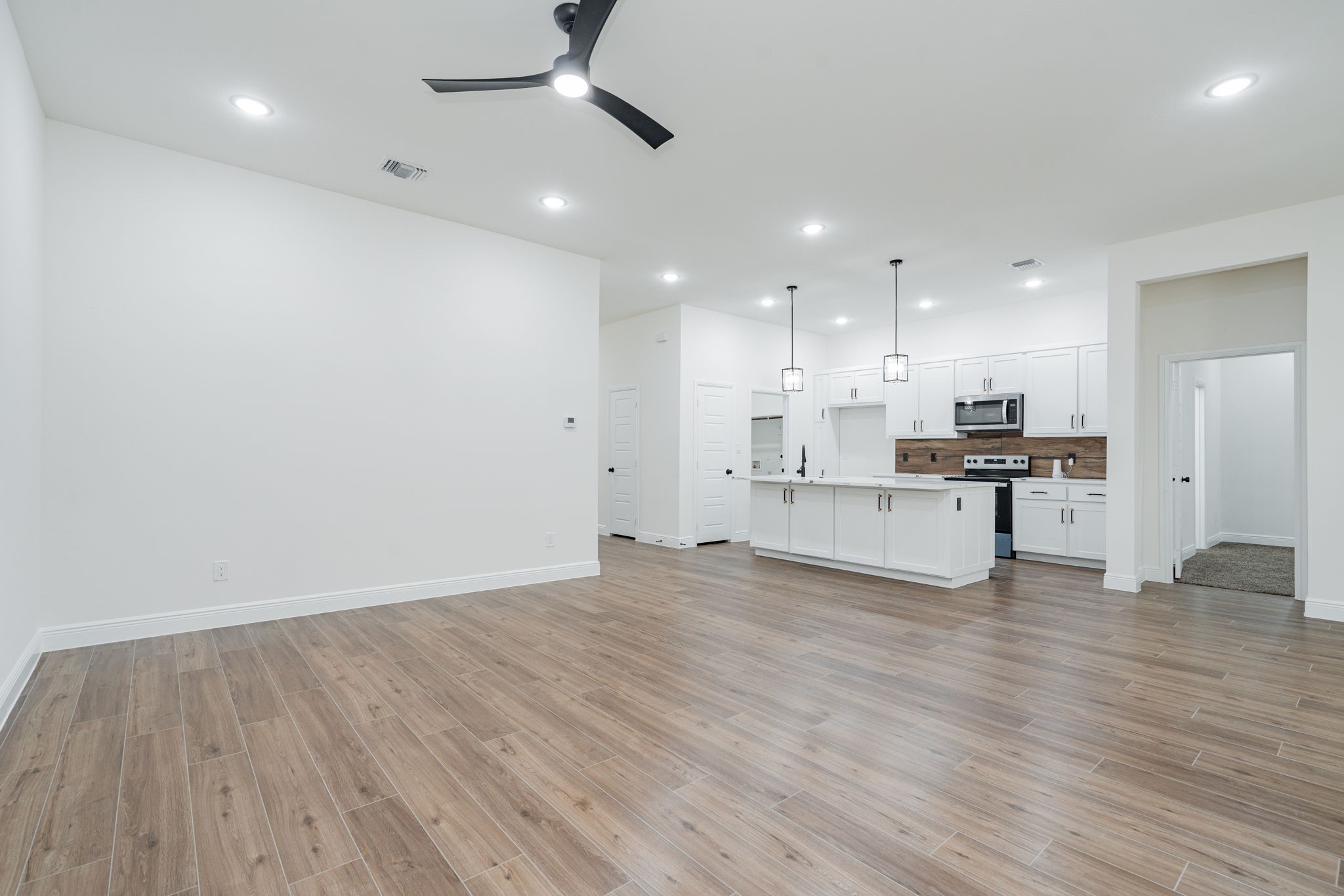 4507 Metropolitan Avenue