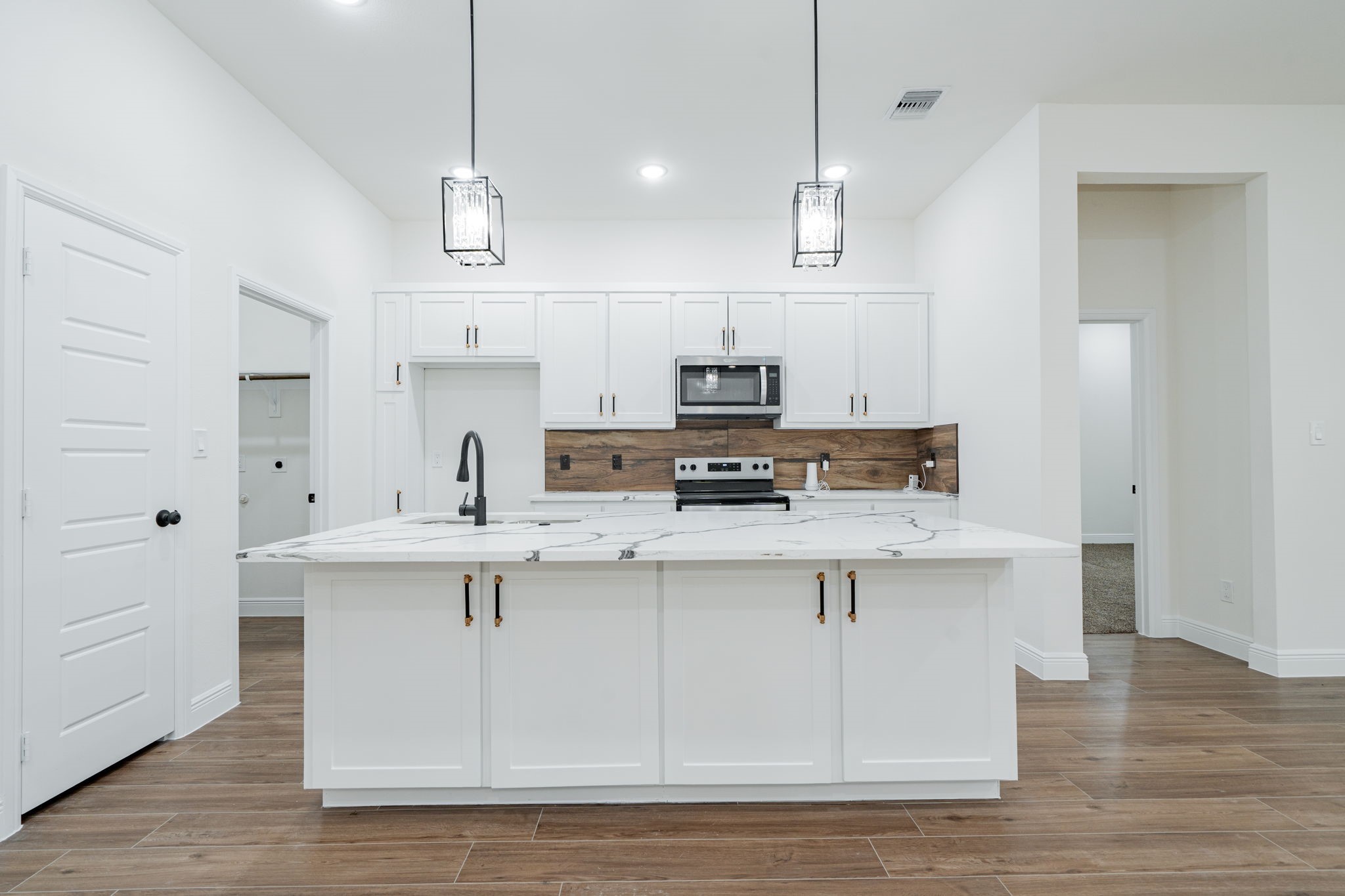 4507 Metropolitan Avenue