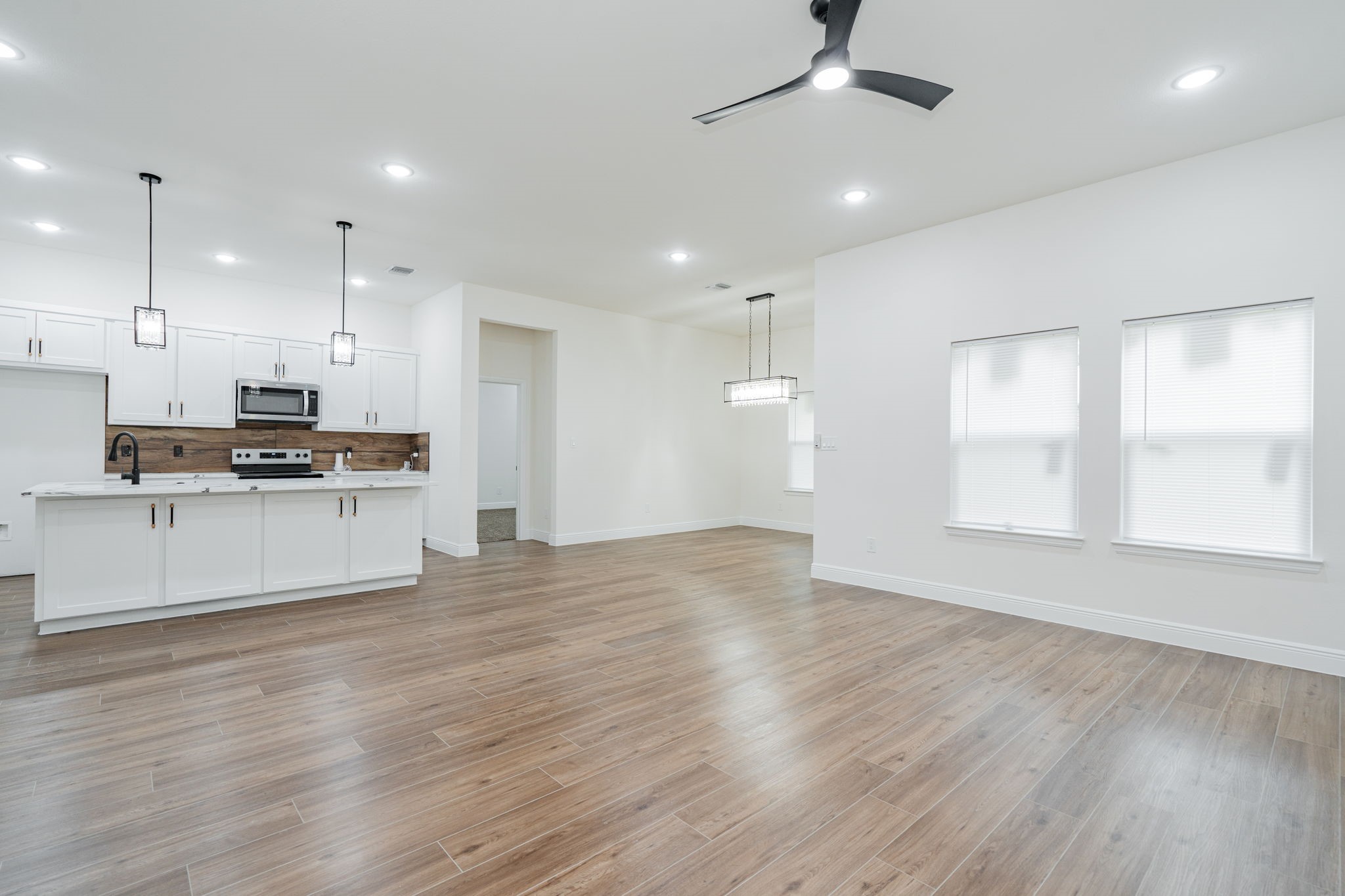 4507 Metropolitan Avenue