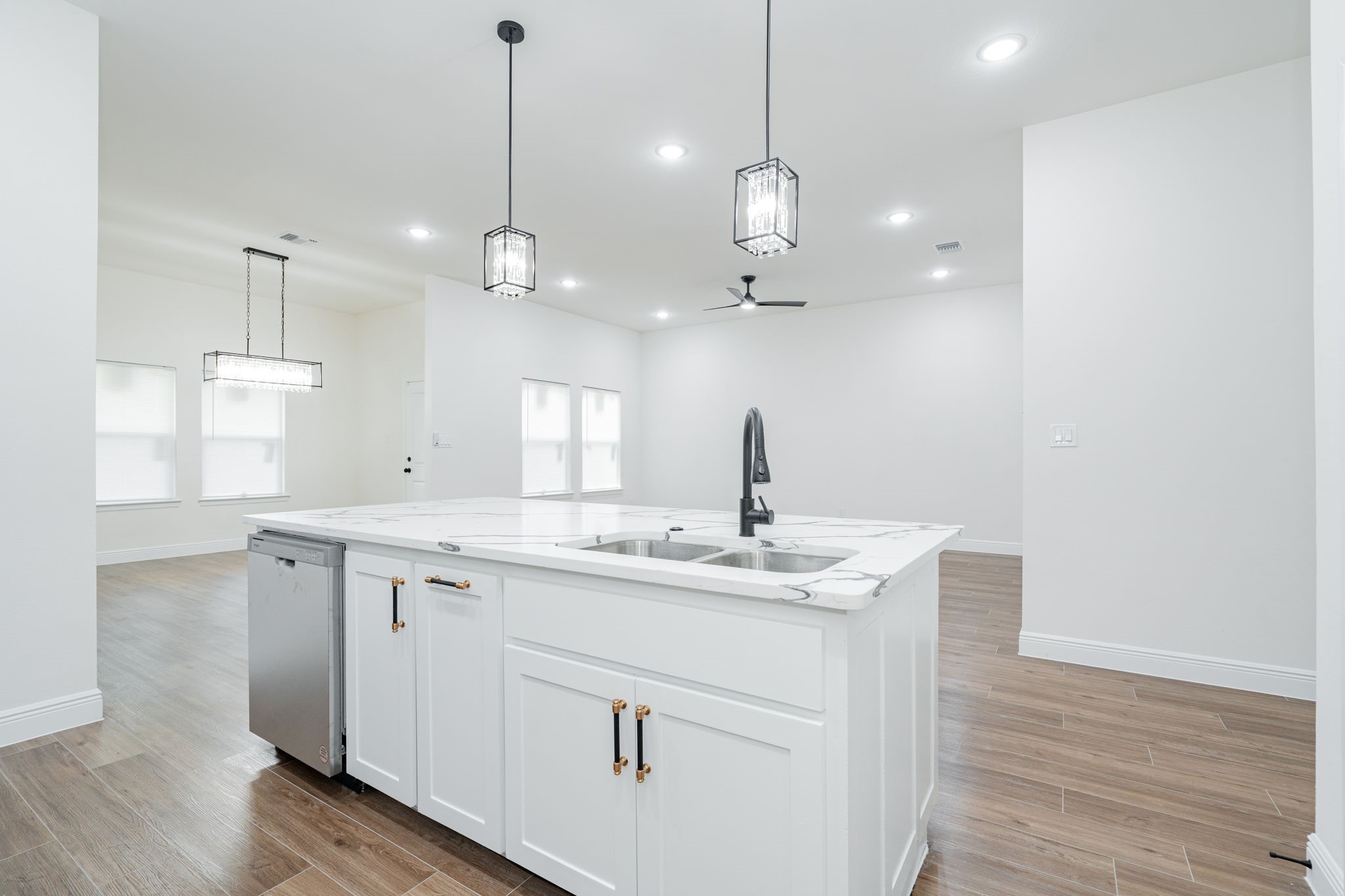 4507 Metropolitan Avenue