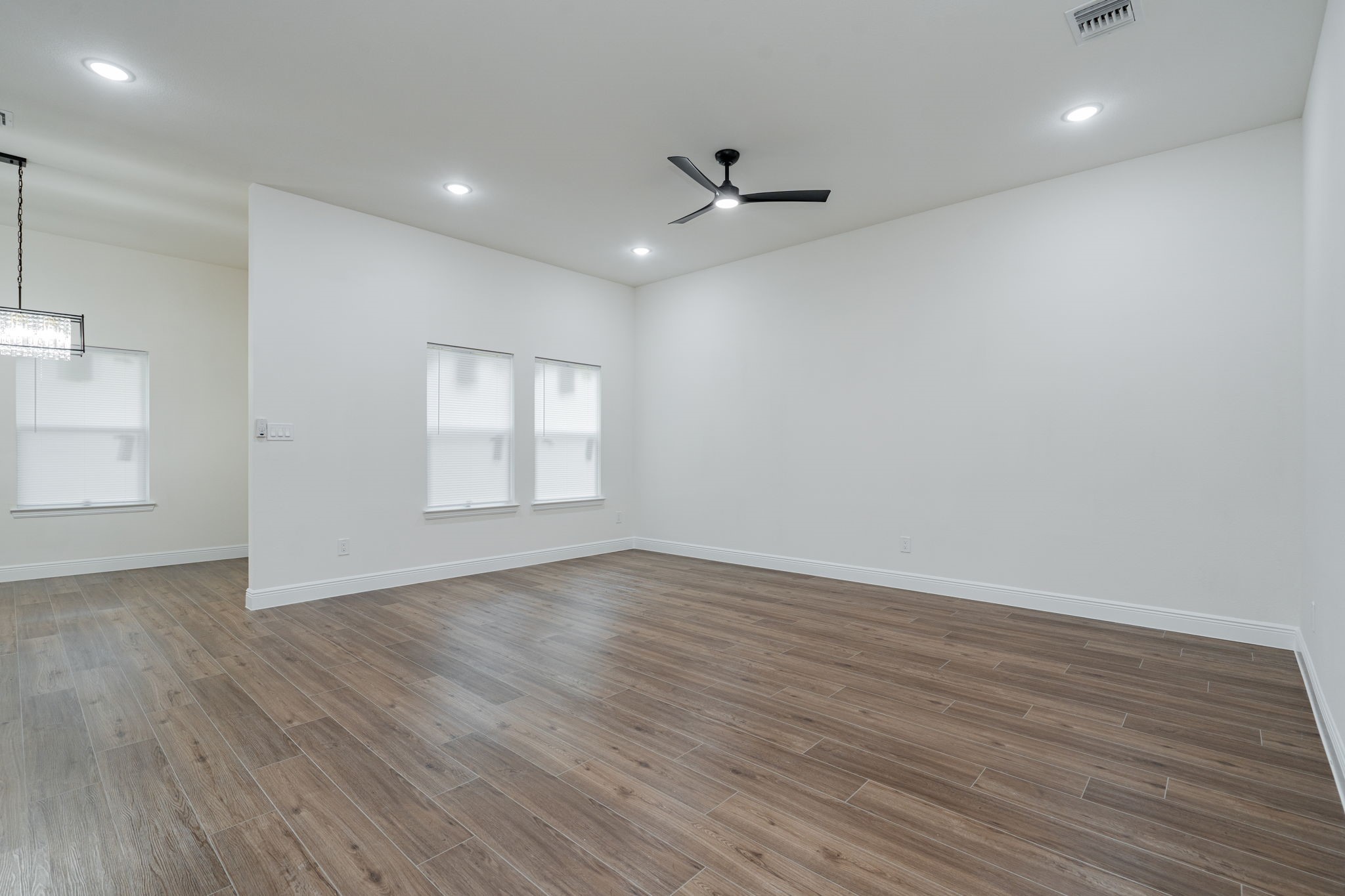 4507 Metropolitan Avenue