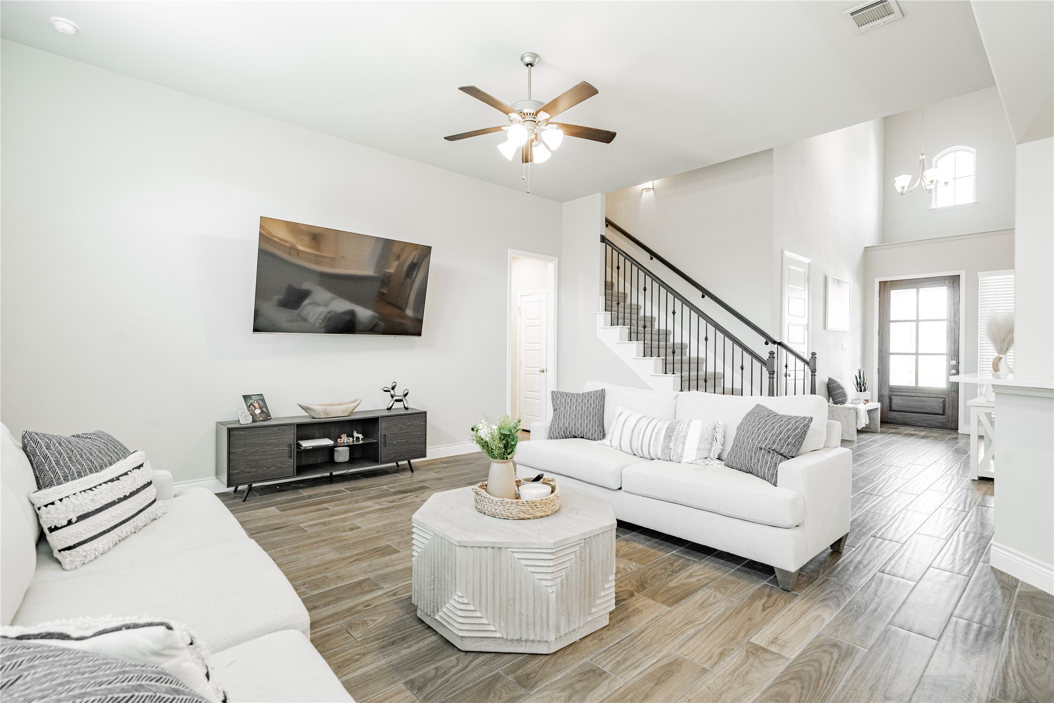 1507 Calcot Lane