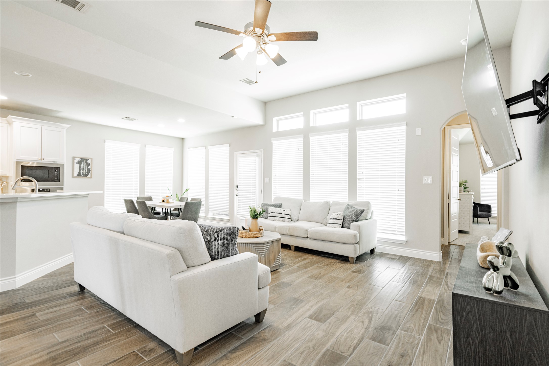 1507 Calcot Lane