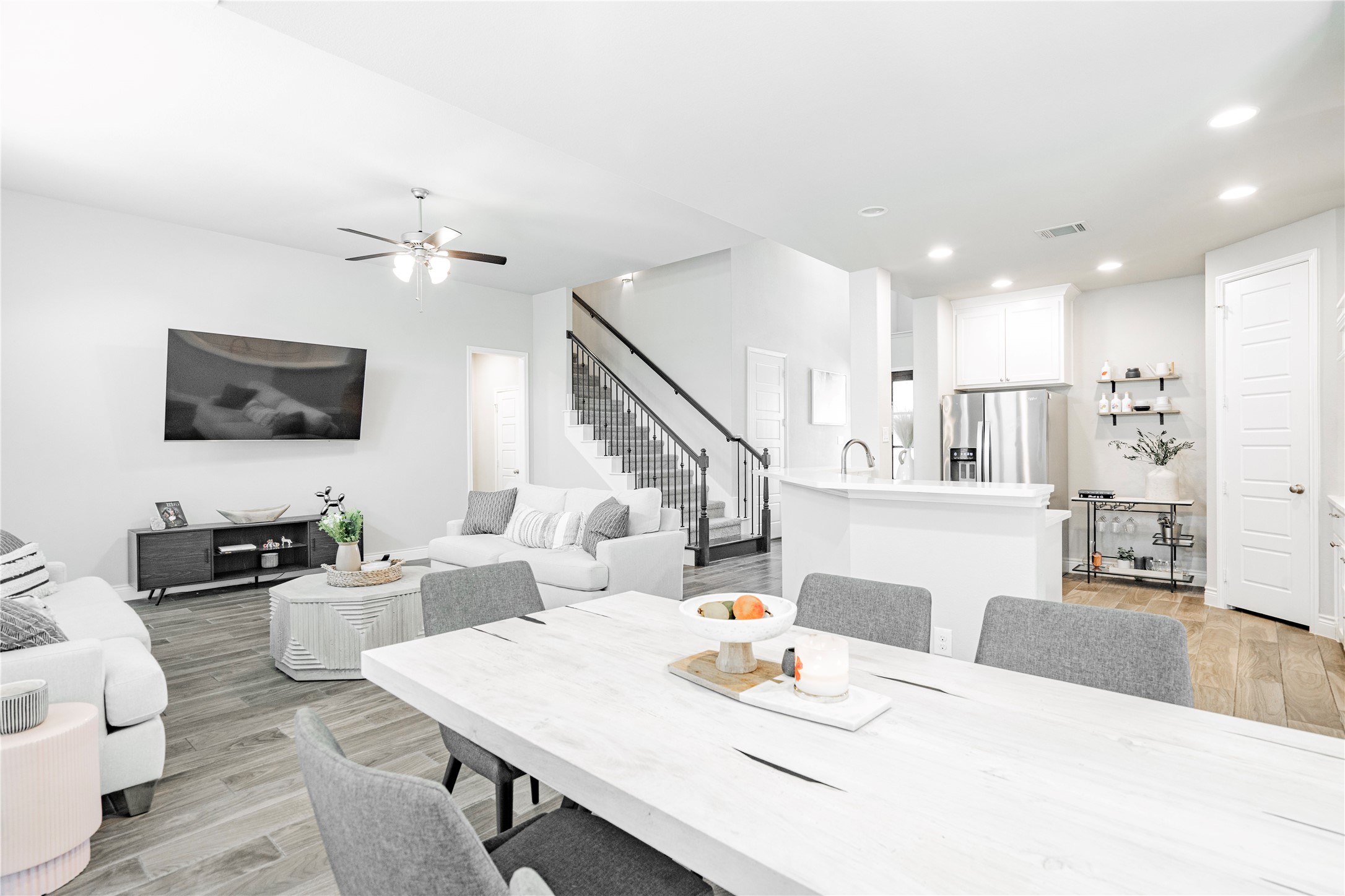1507 Calcot Lane