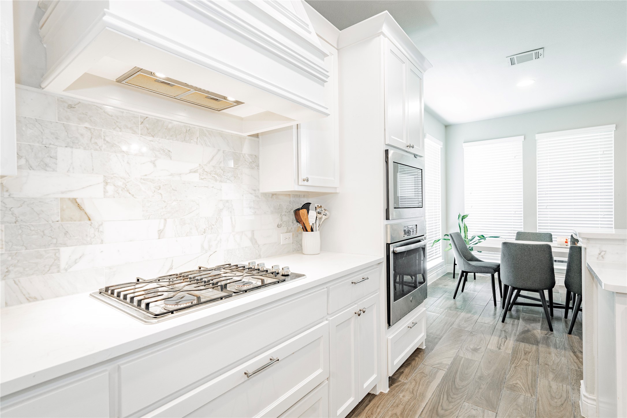 1507 Calcot Lane