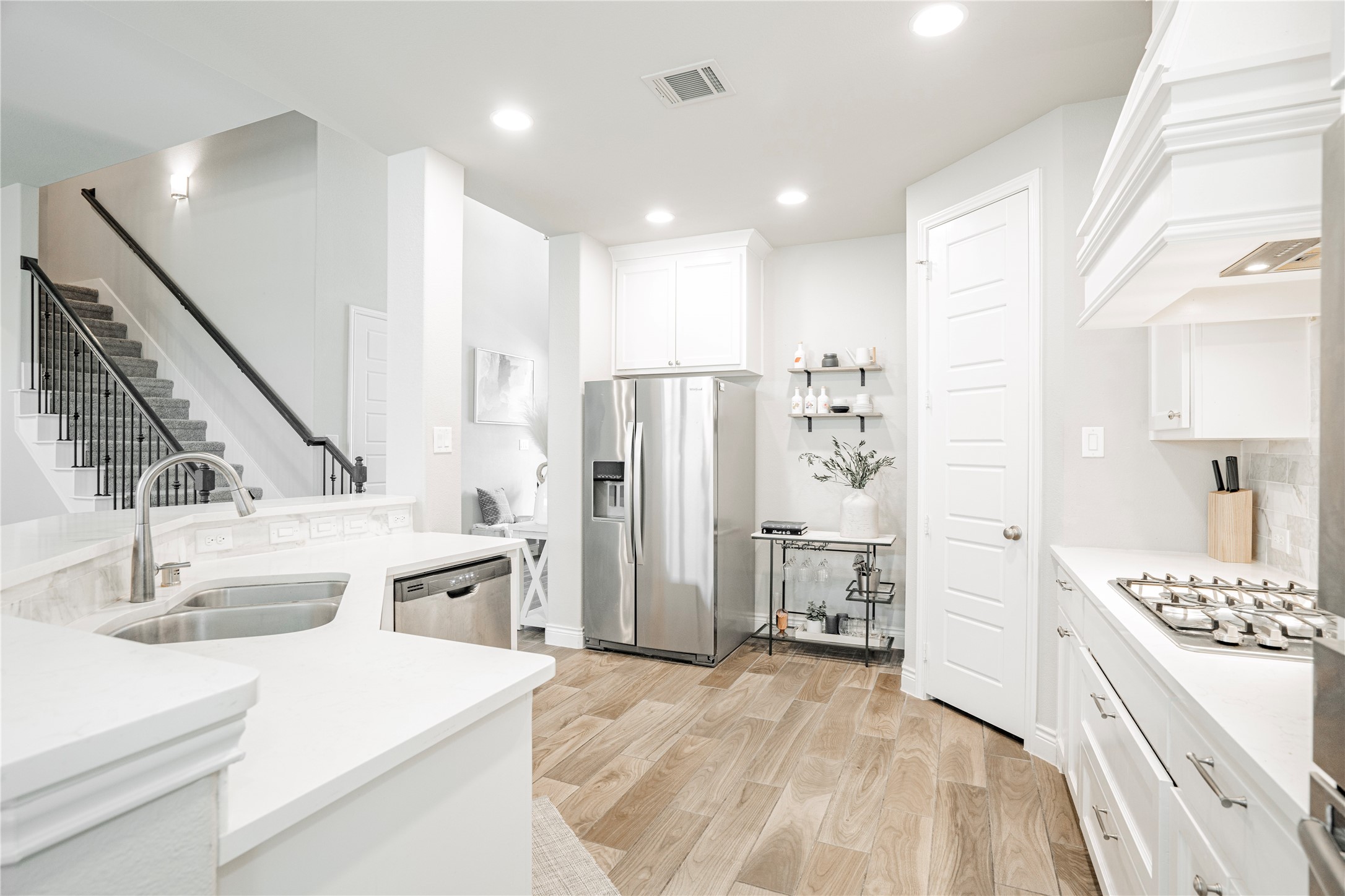 1507 Calcot Lane