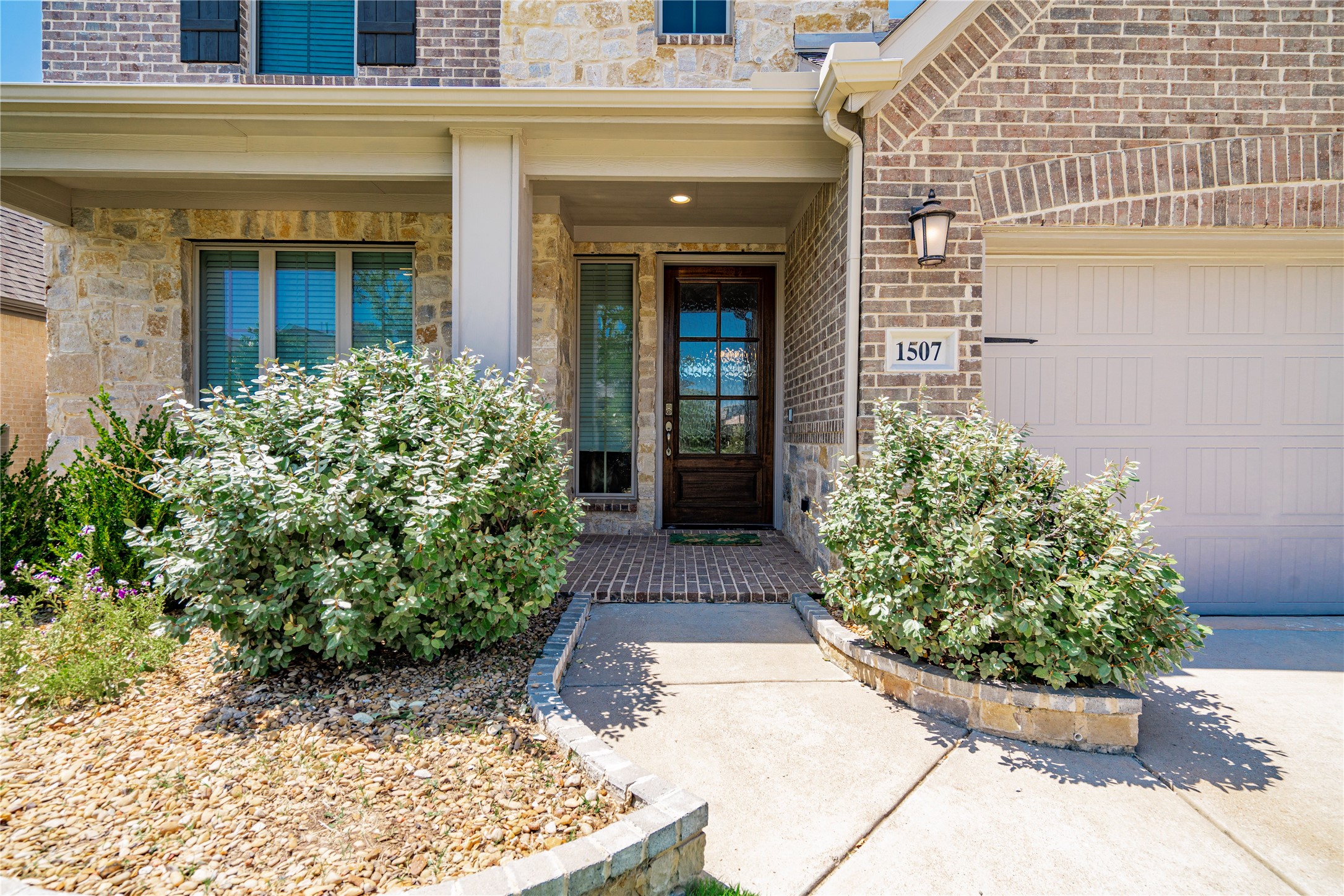 1507 Calcot Lane