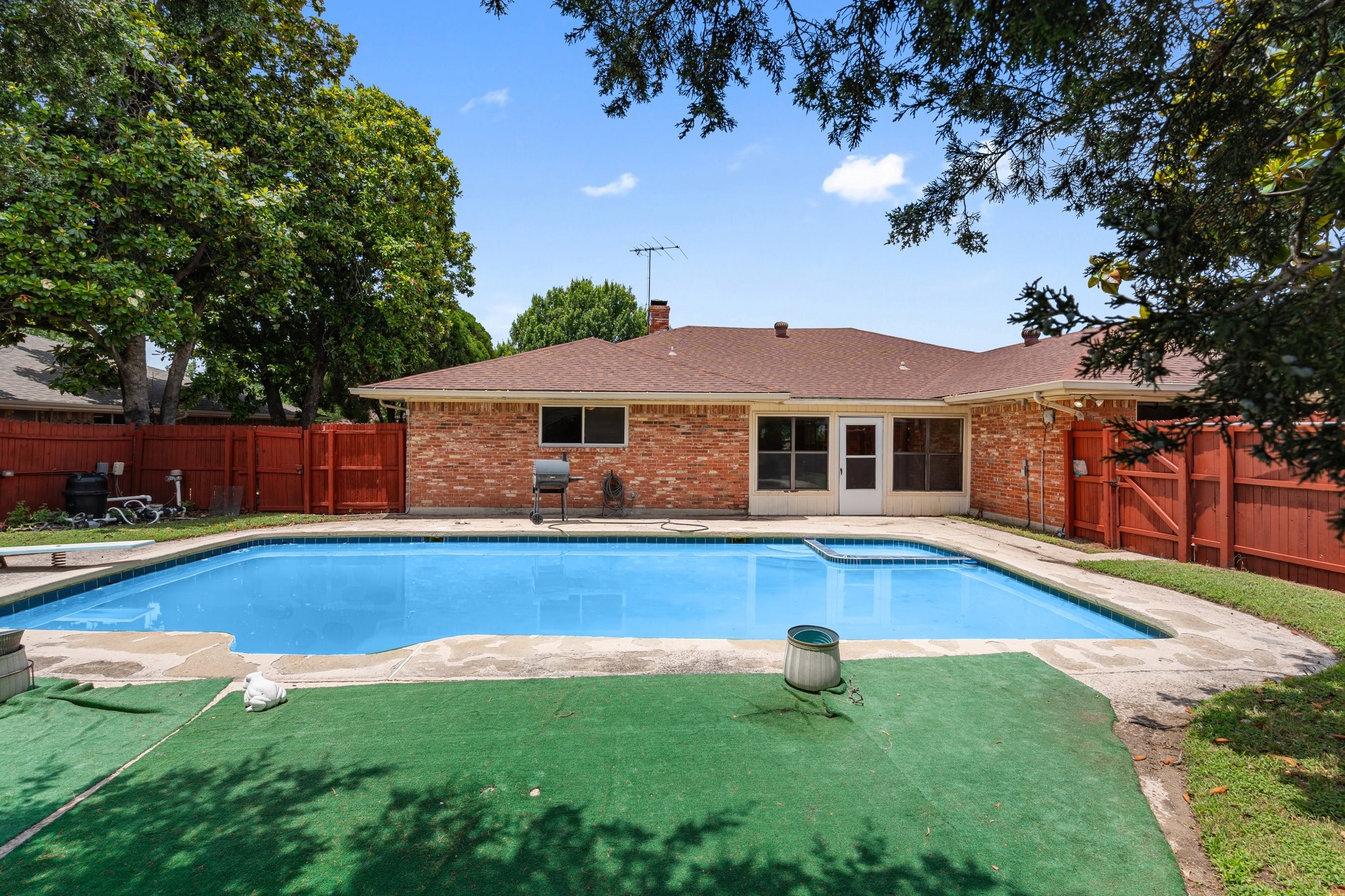 110 S Capri Drive