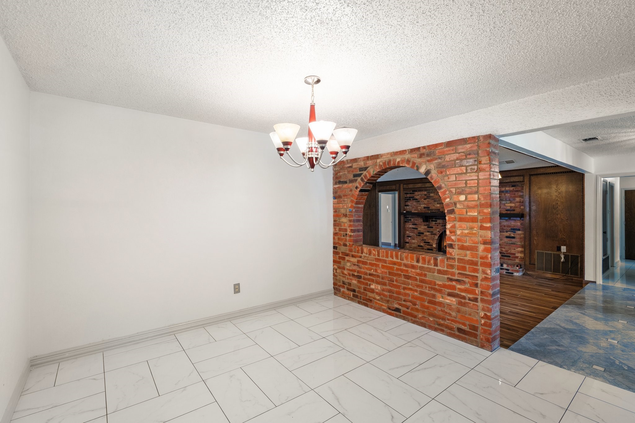 110 S Capri Drive
