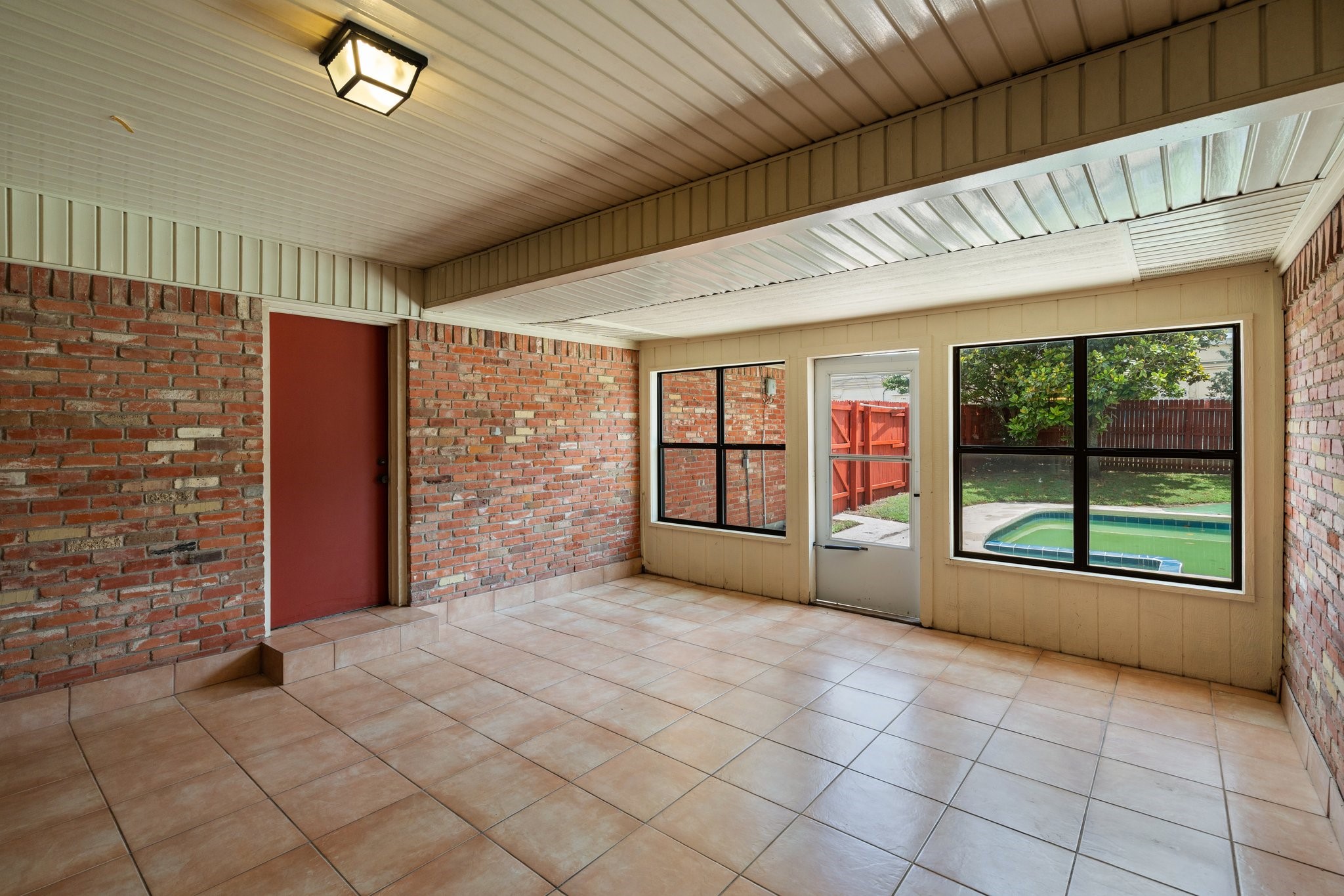 110 S Capri Drive