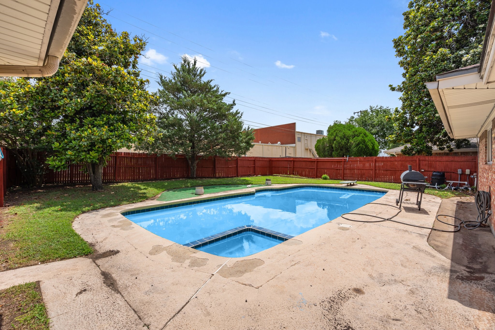 110 S Capri Drive