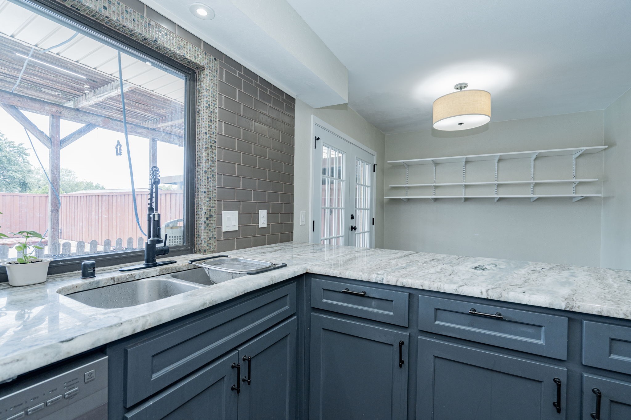 1802 Kensington Drive