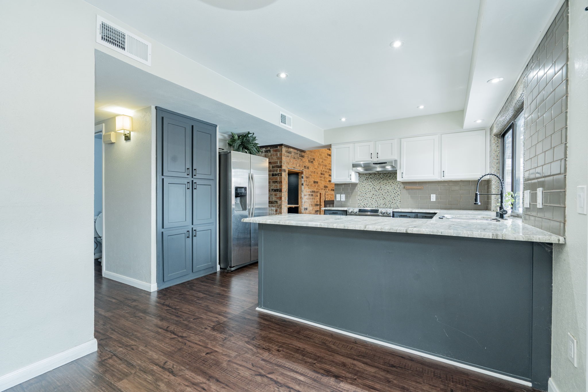 1802 Kensington Drive