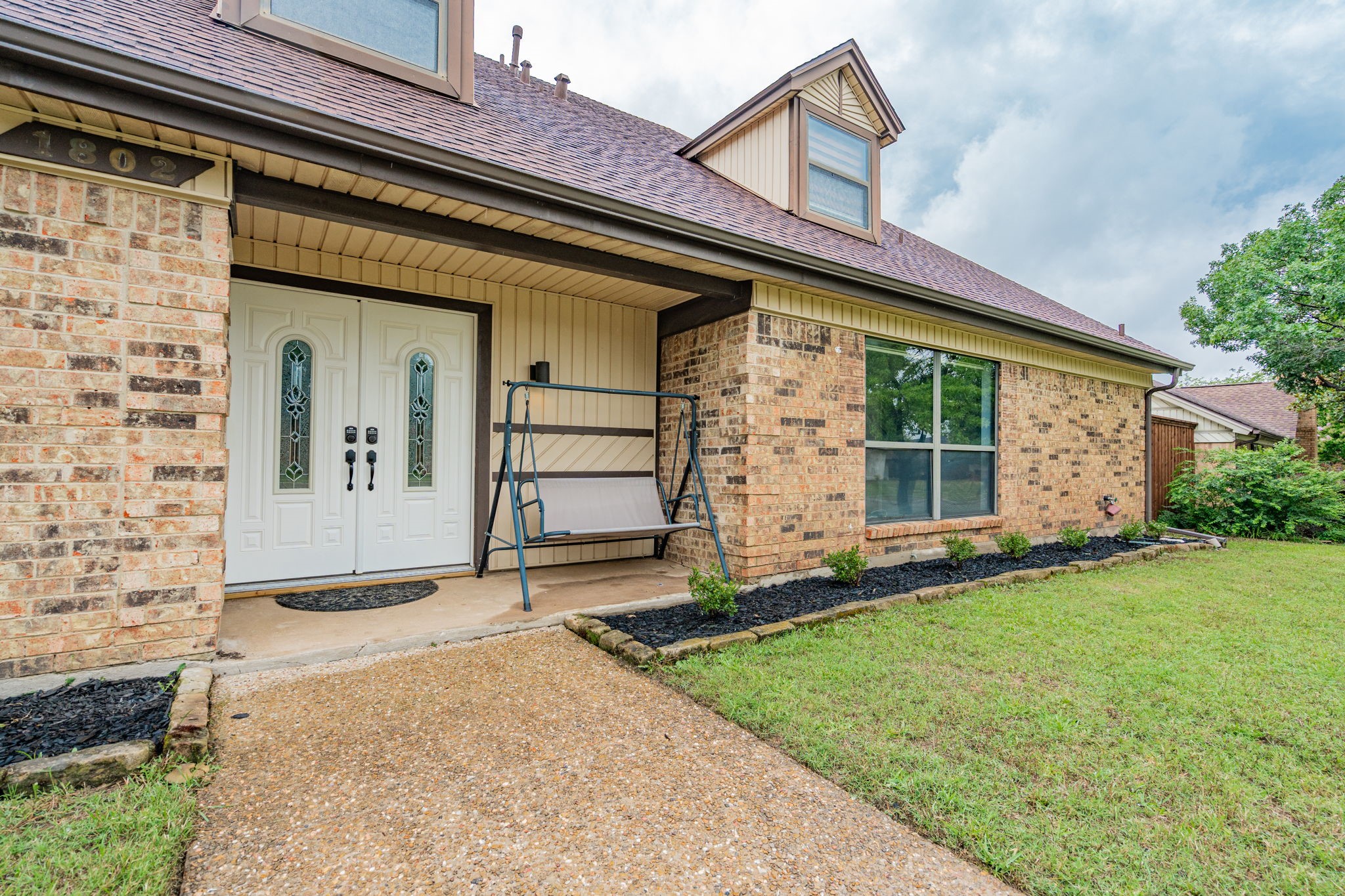 1802 Kensington Drive