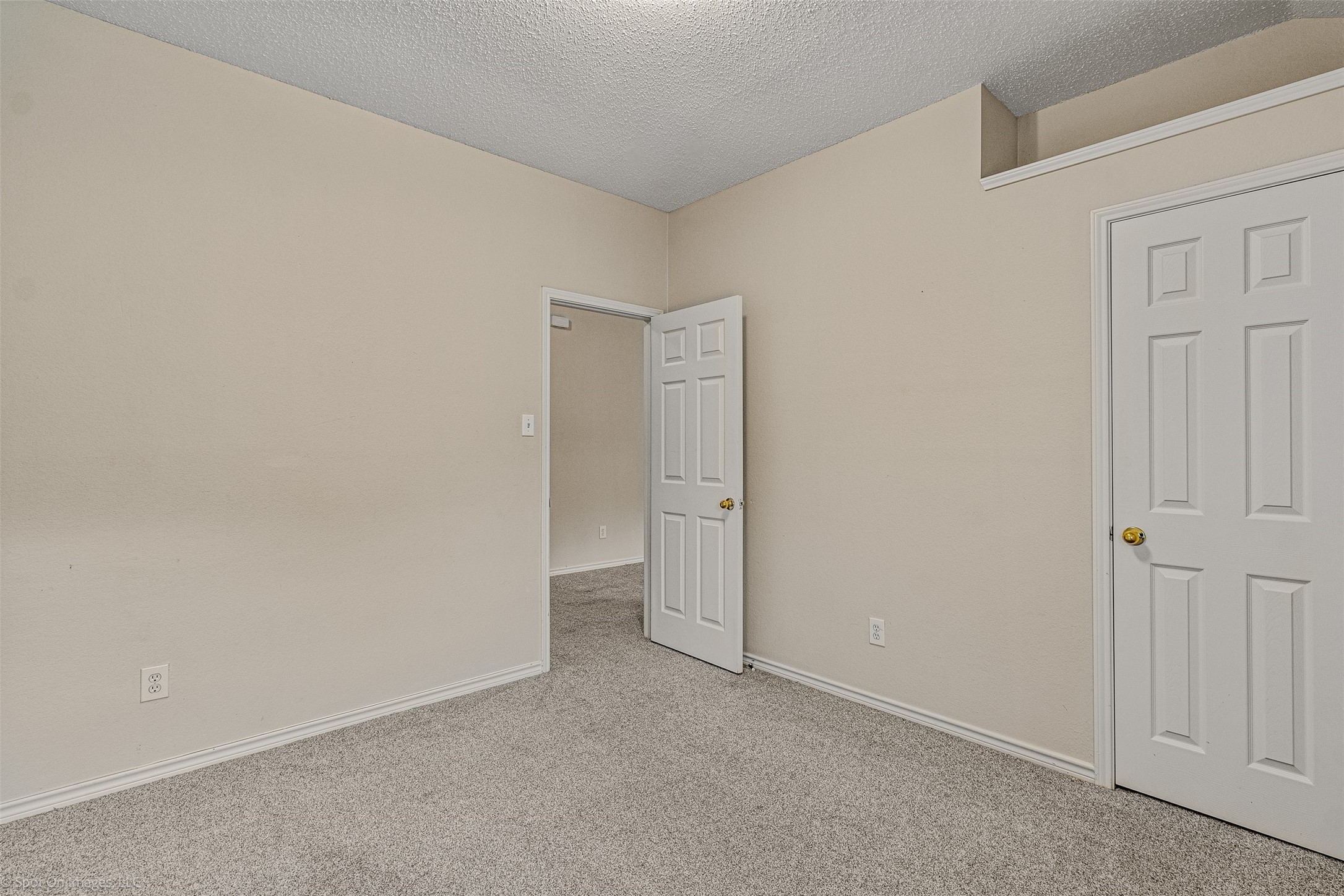 796 Oak Hollow Lane