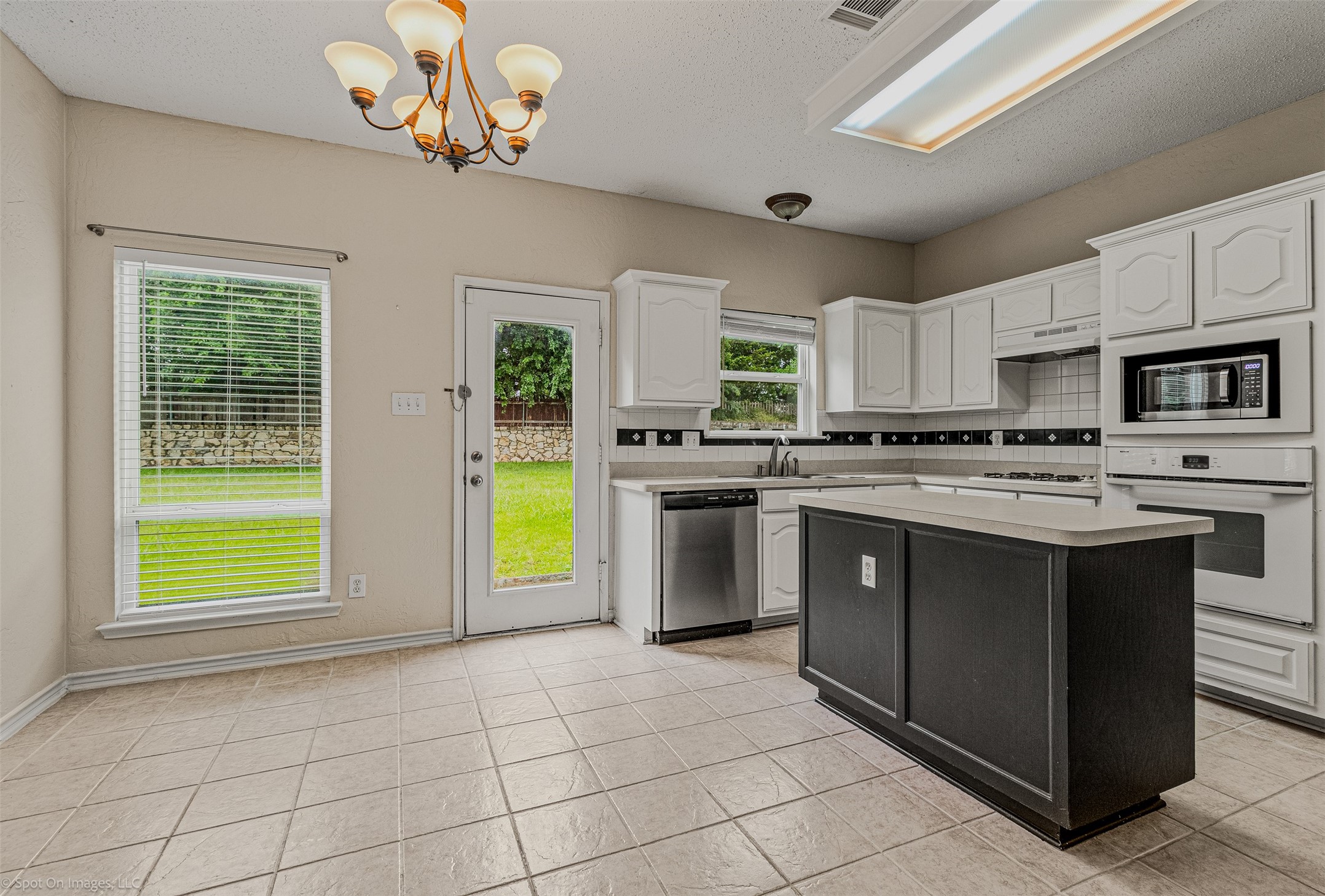 796 Oak Hollow Lane