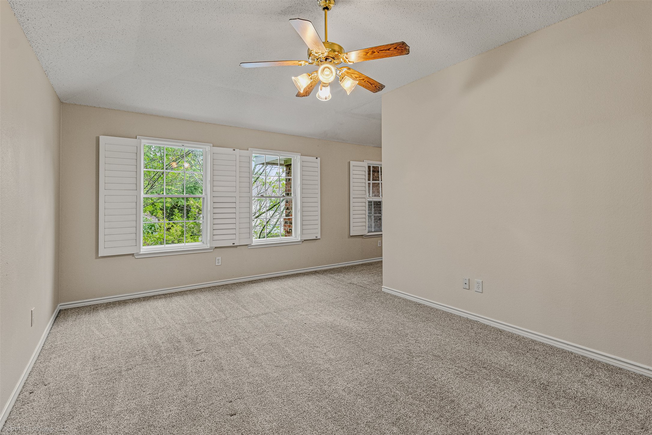 796 Oak Hollow Lane