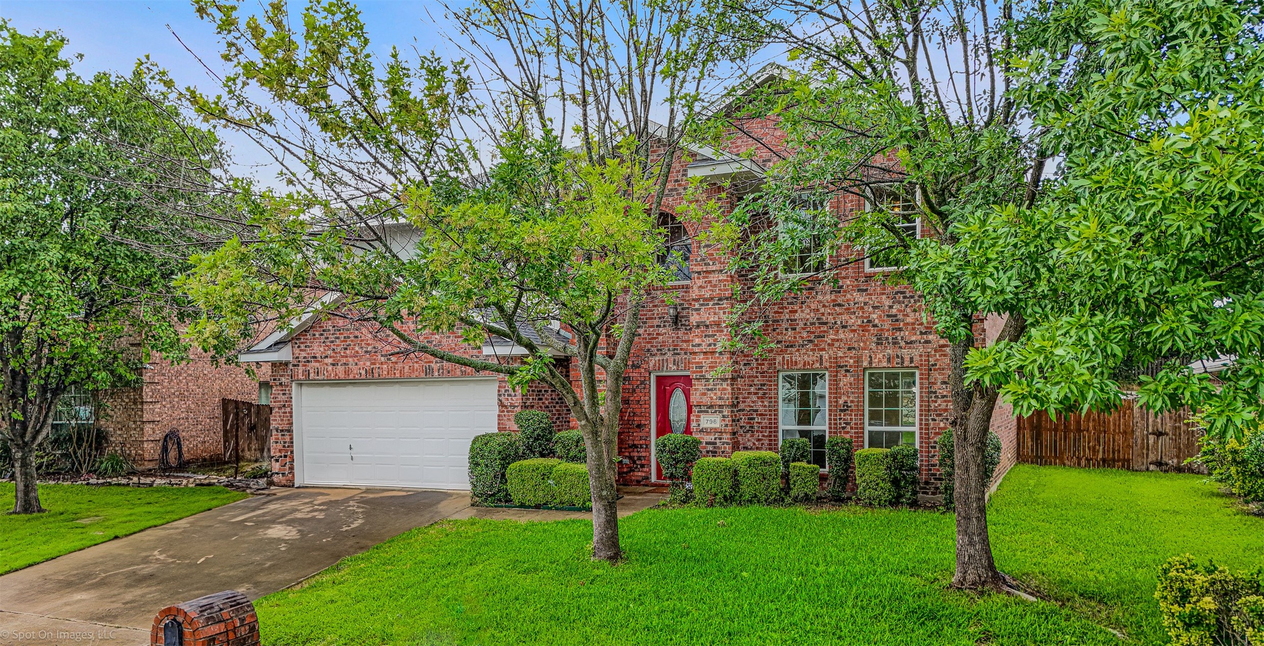 796 Oak Hollow Lane