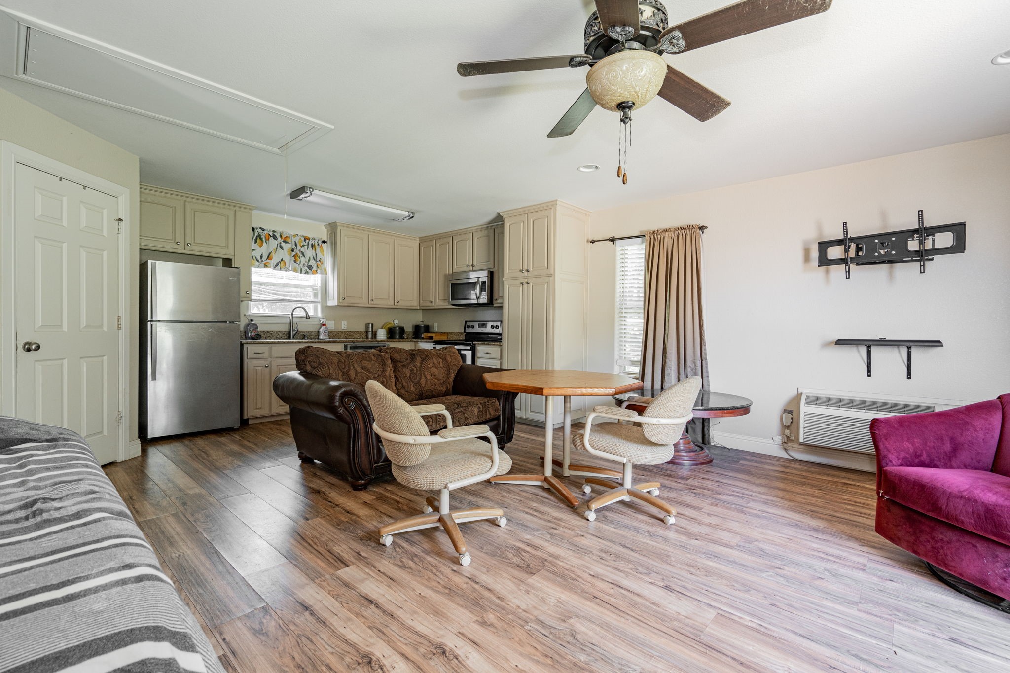 3436 Indian Trail