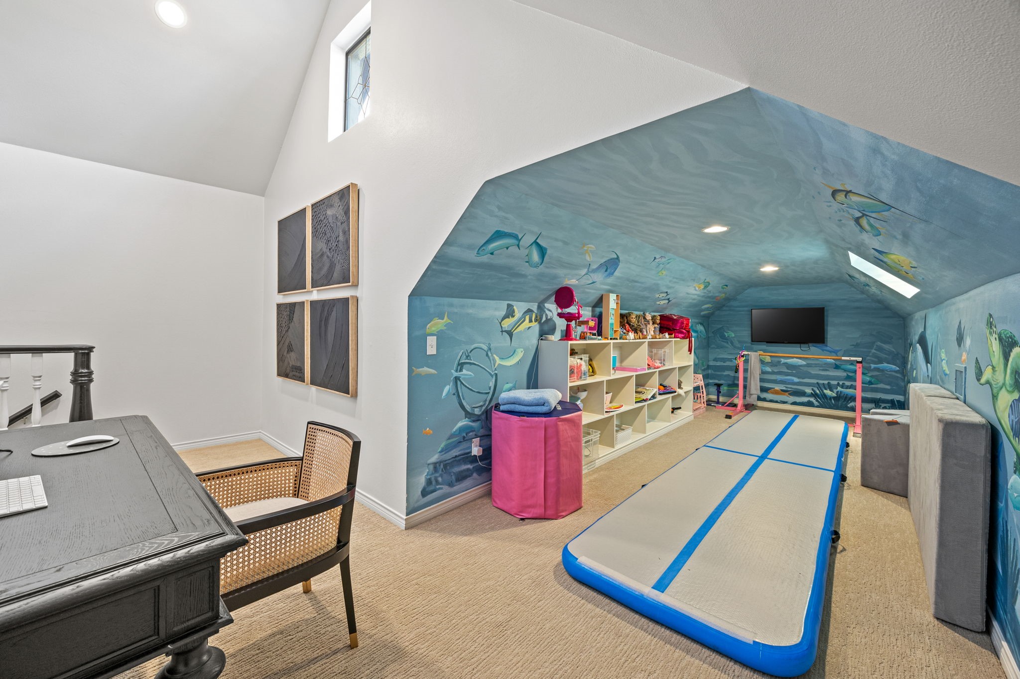 3 Meadowlake Drive