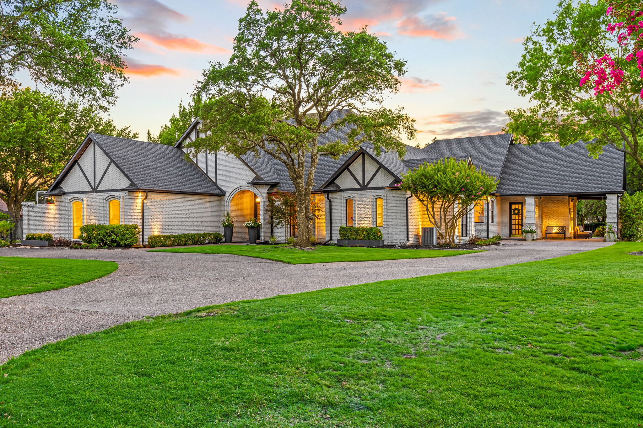 3 Meadowlake Drive