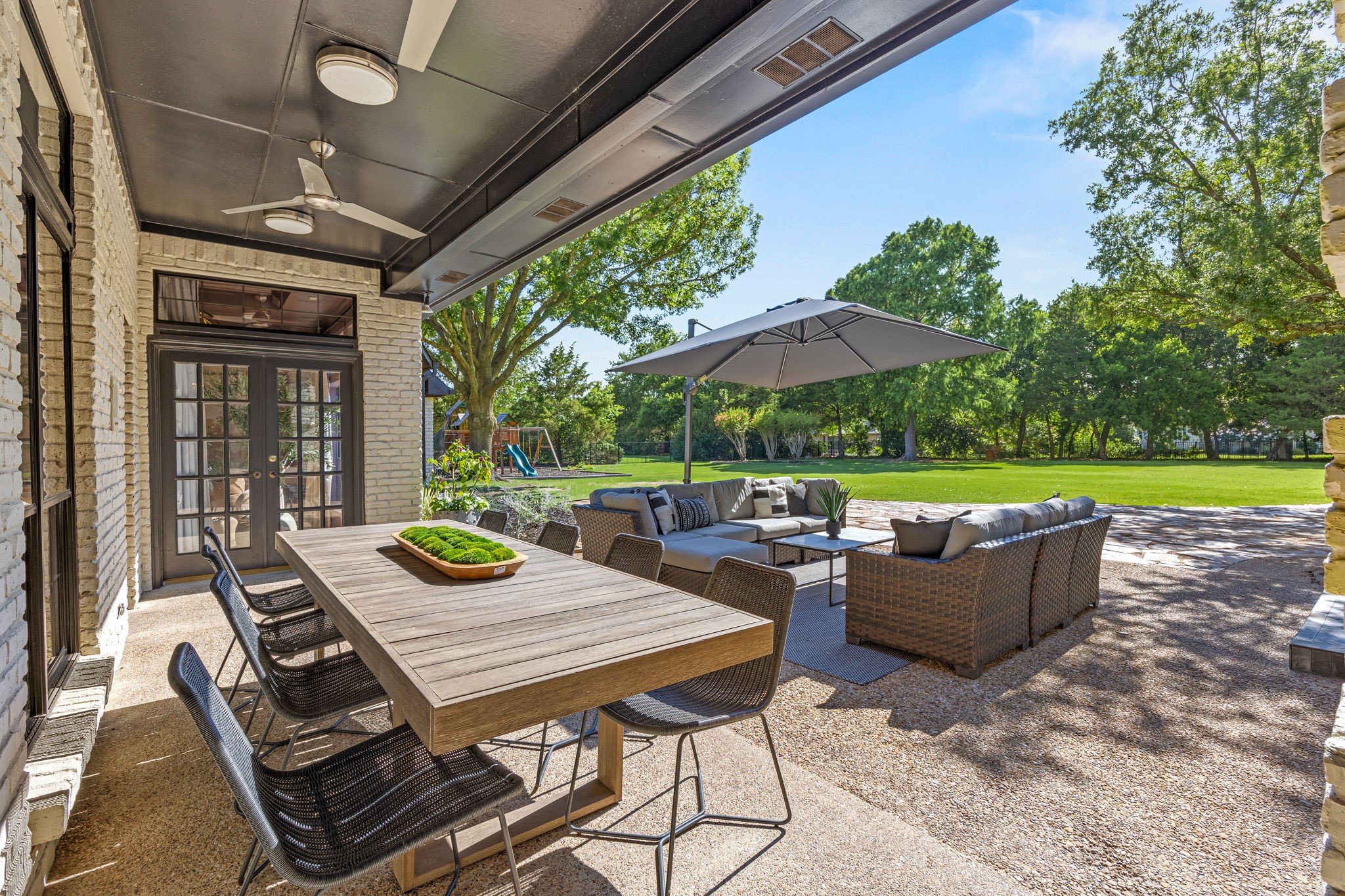 3 Meadowlake Drive